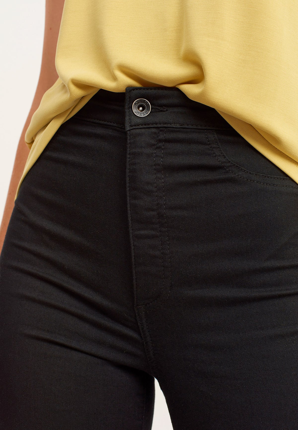 Stretchy Jean Leggings With Pockets - Black
