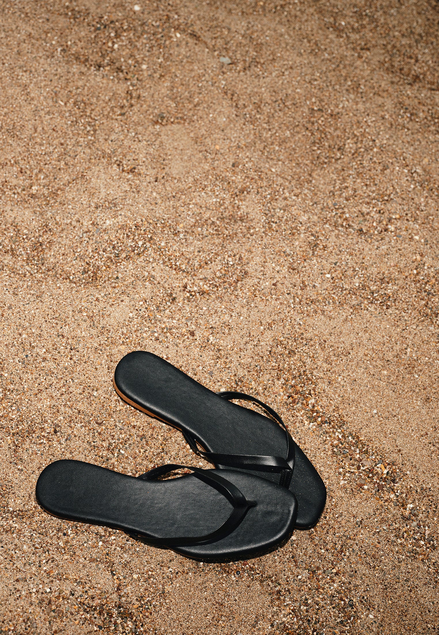 WOMEN'S POLYURETHANE SLIPPERS - BLACK