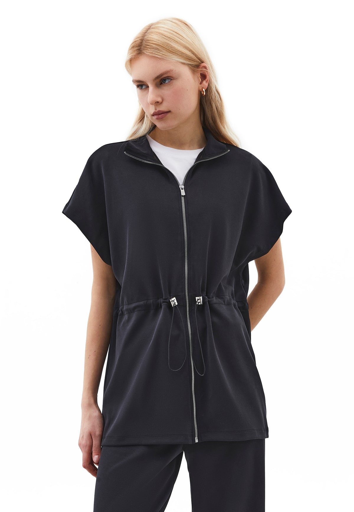 Tunic Form Vest - Black