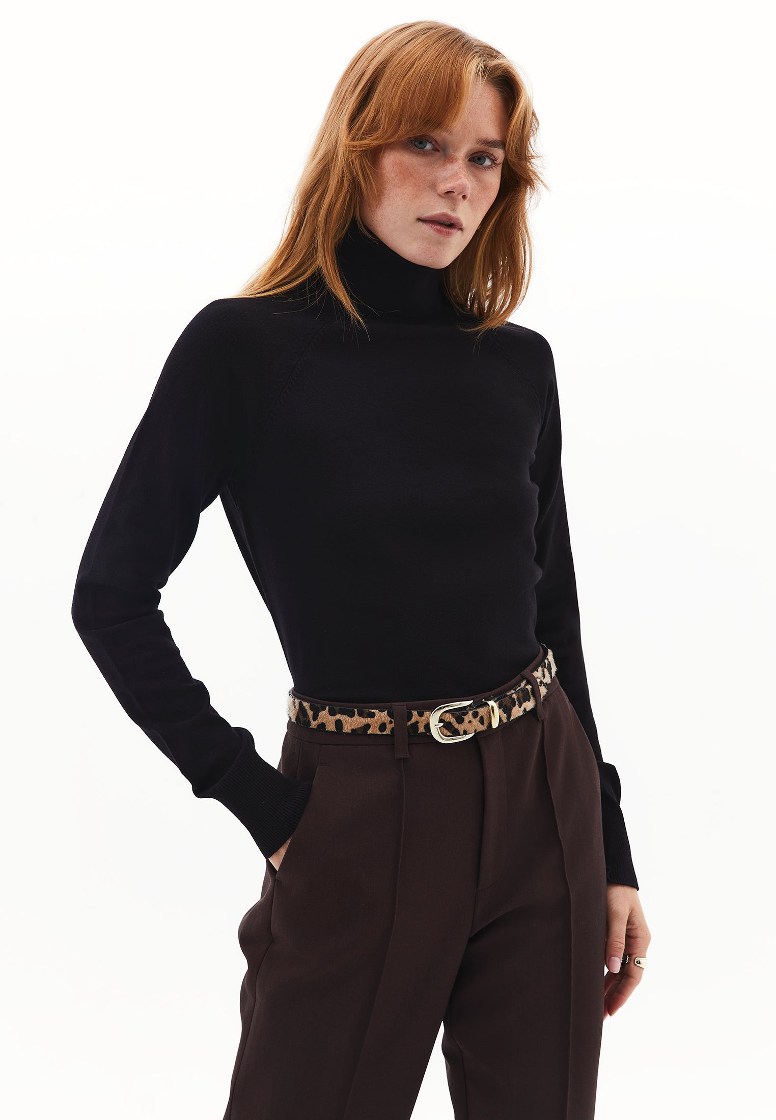 SLIM FIT TURTLENECK SWEATER - BLACK