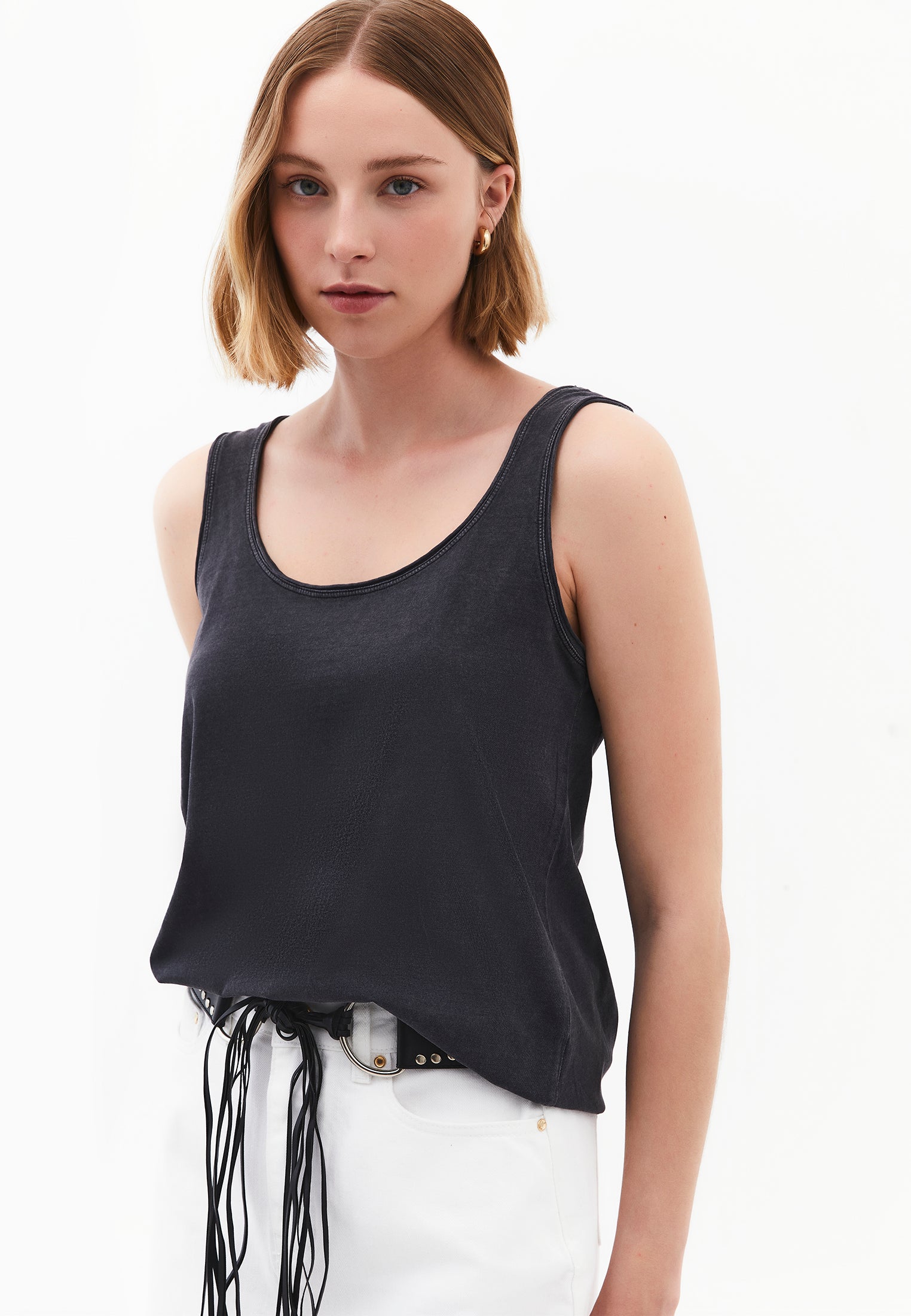 U Neck Loose Fit Tank - BLACK
