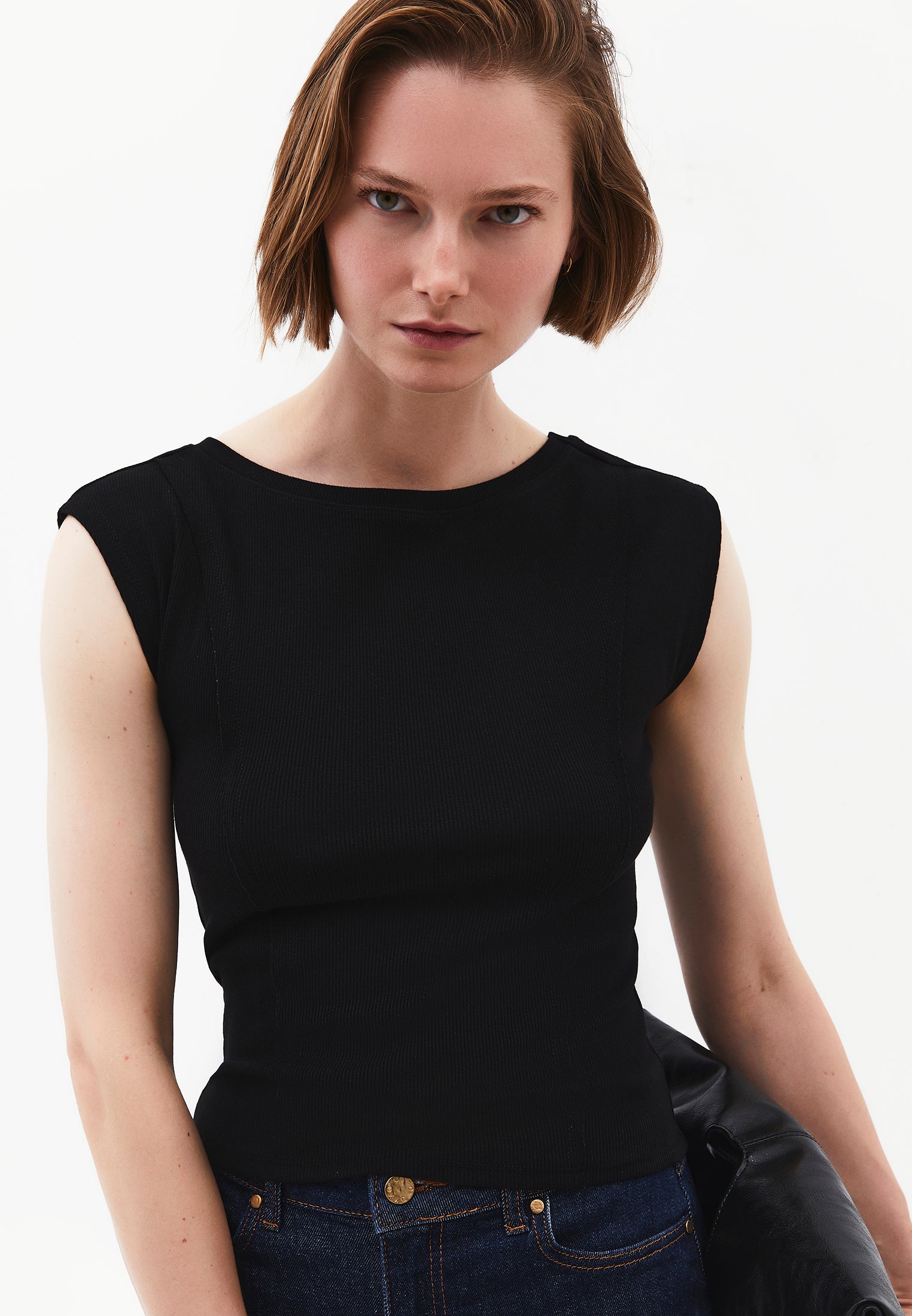 Boat Neck Sleeveless T-Shirt - BLACK