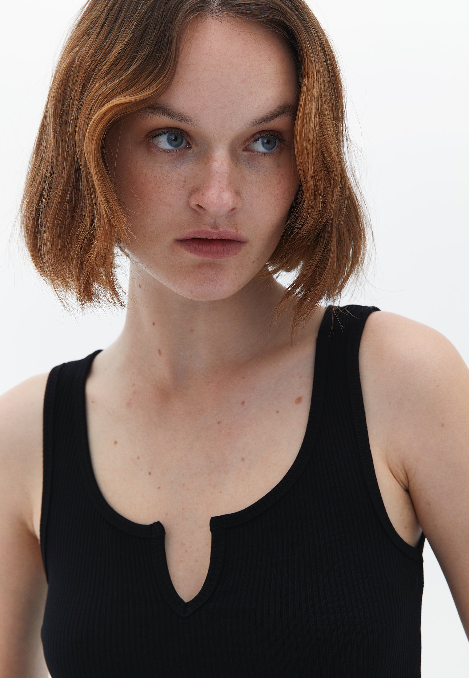 SLEEVELESS TOP WITH U NECKLINE - BLACK