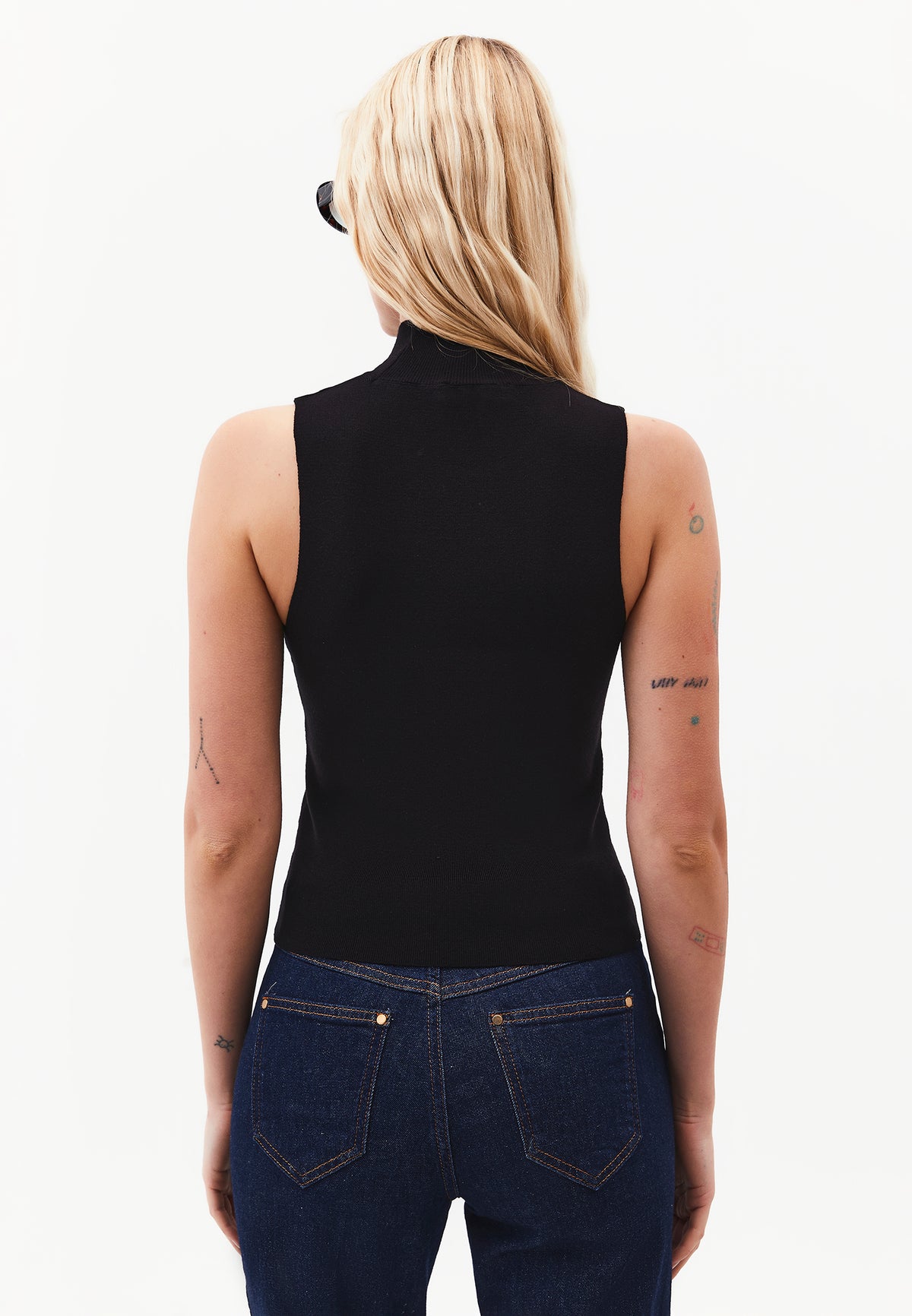 High Neck Slim Tank Top - BLACK
