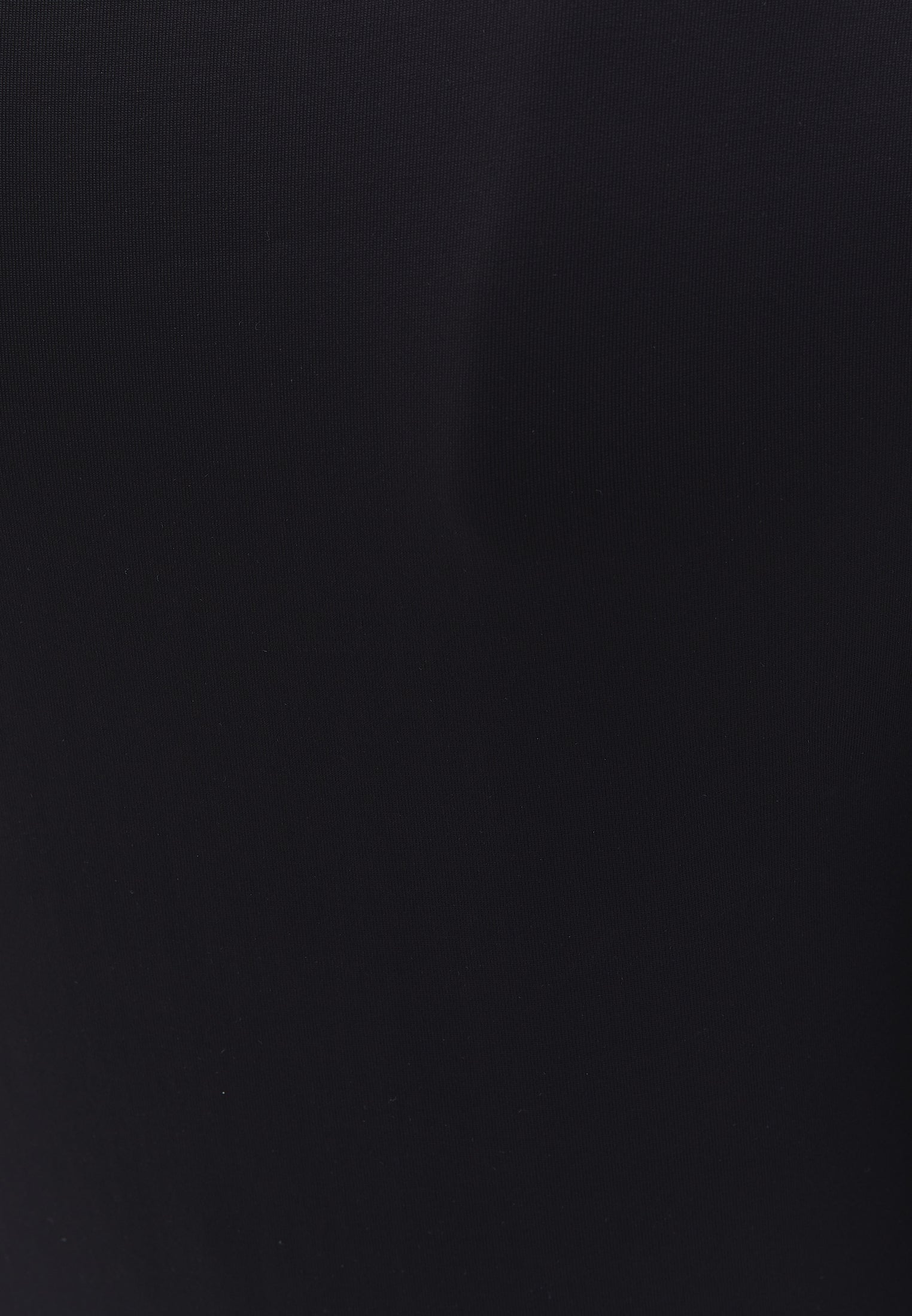 LONG SLEEVE U-NECK T-SHIRT - BLACK