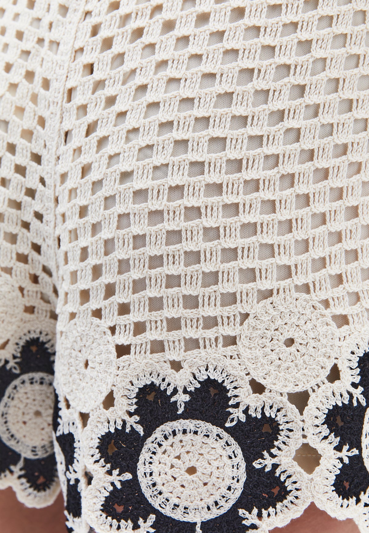 Spanish Flare Shorts - ICE MILK/BLACK