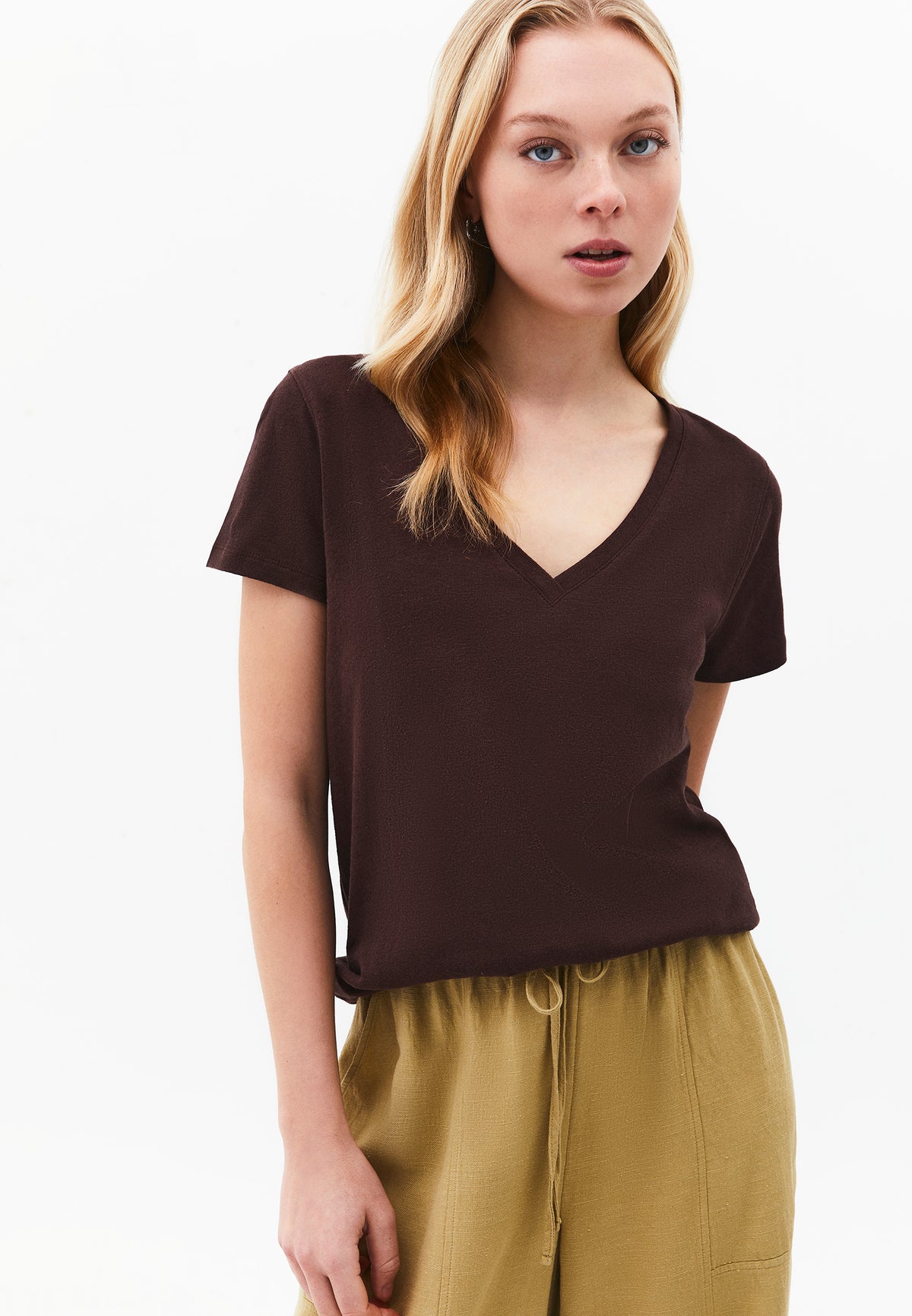 Loose Fit V Neck T-Shirt - Brown