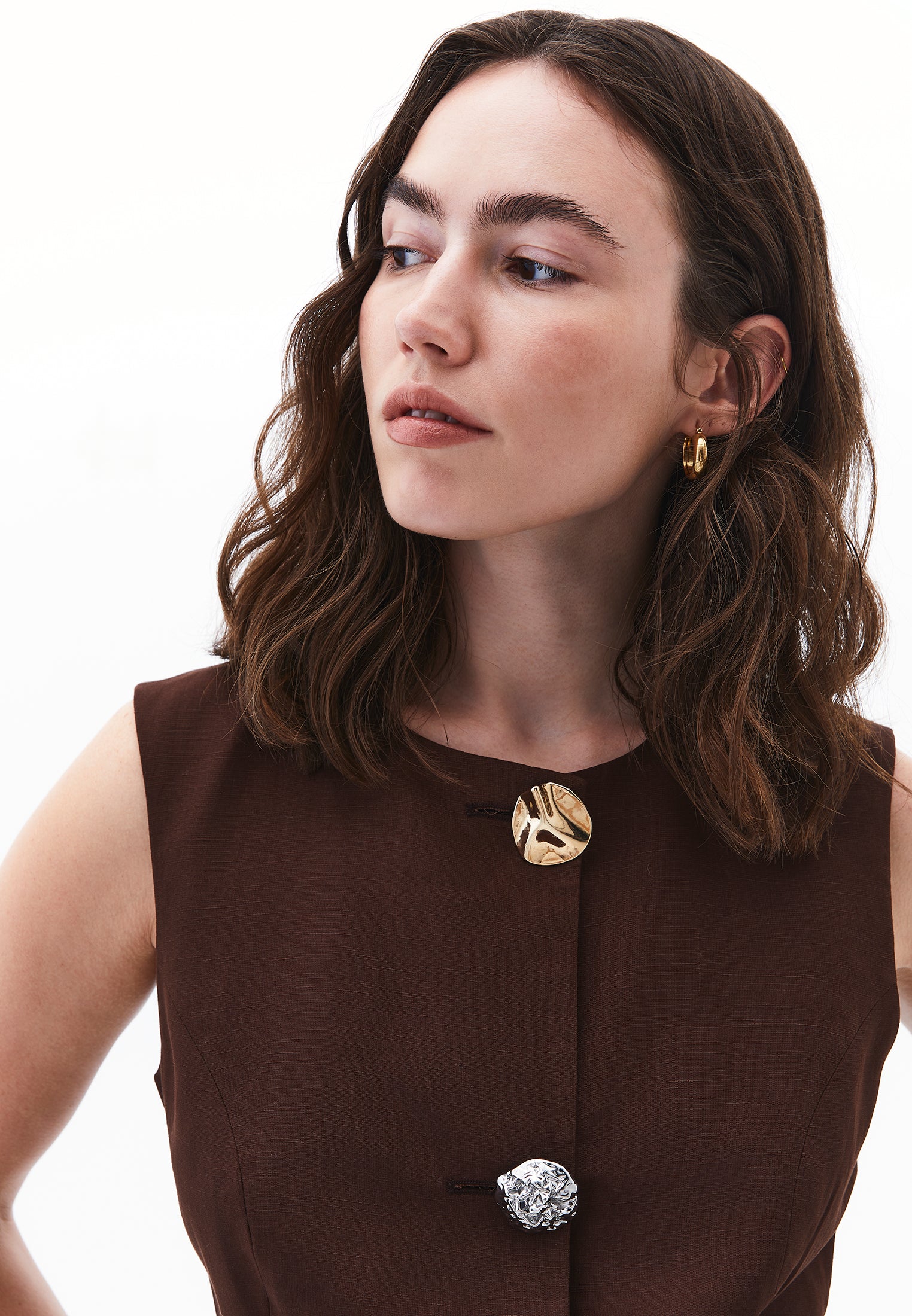 Sleeveless Vest With Button Details - CHICORY COFFEE
