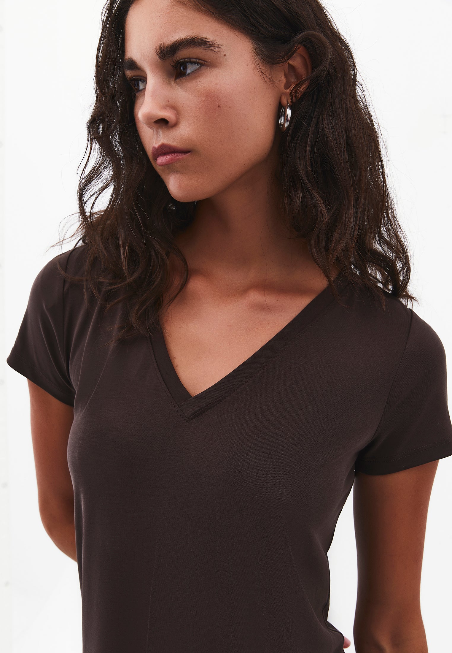 Short Sleeve V Neck T-Shirt - CHOCOLATE TORTE