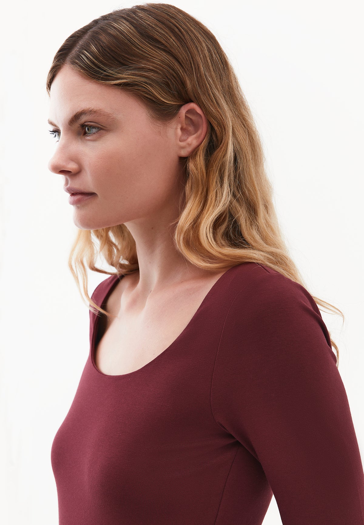 Long Sleeve U Neck Bodycon T-Shirt - Burgundy