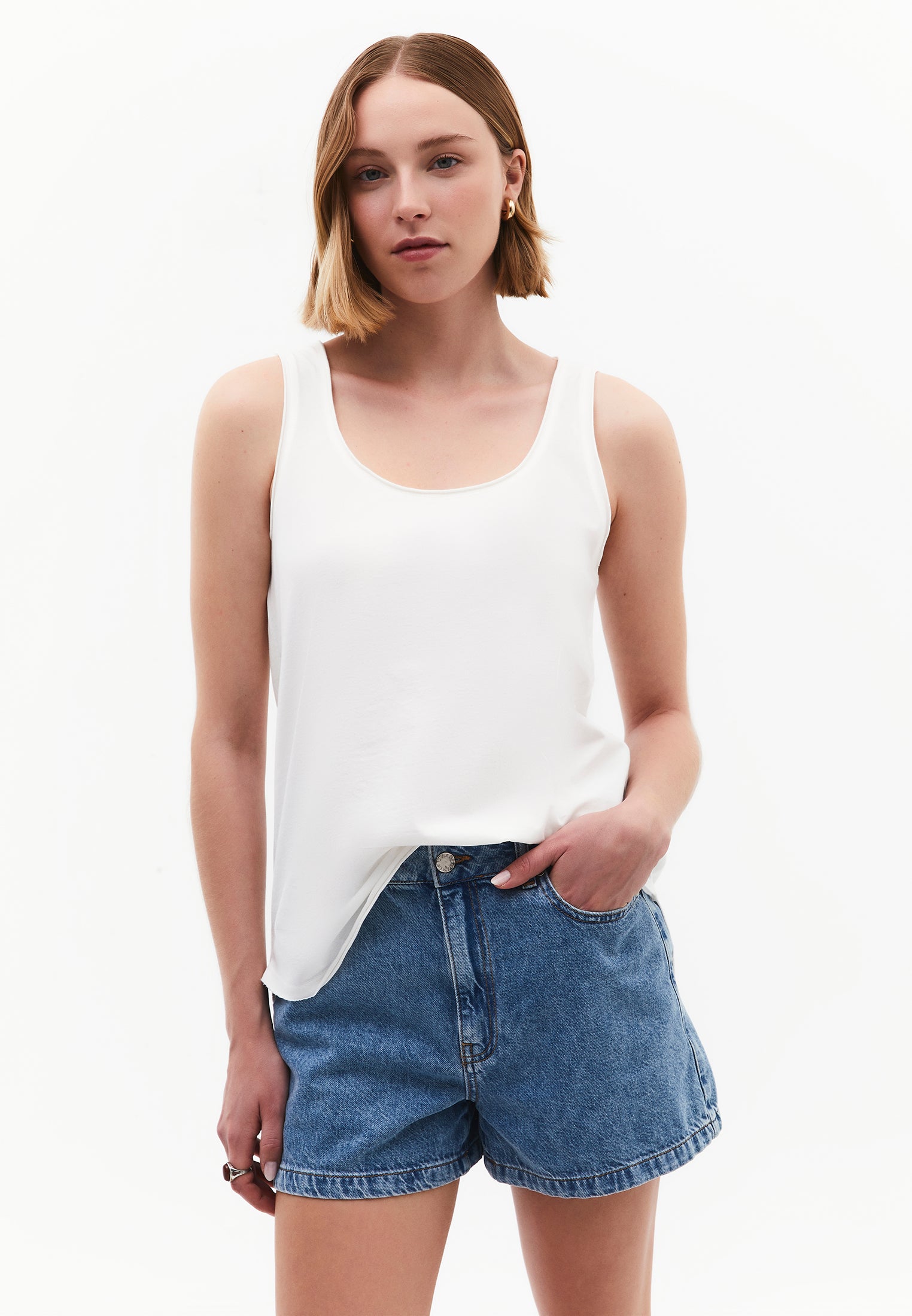 U Neck Loose Fit Tank - CLOUD DANCER