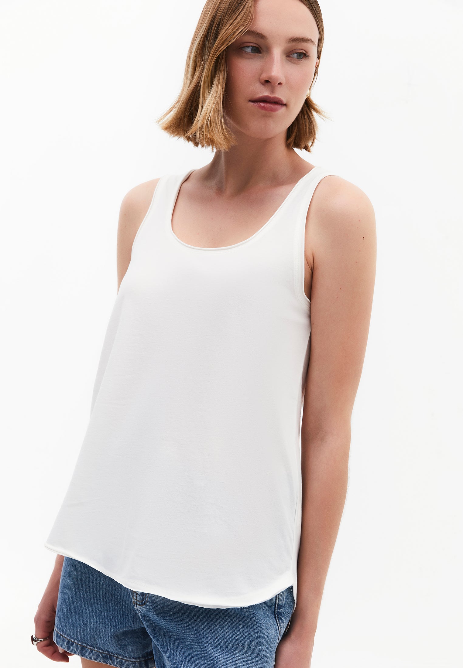 U Neck Loose Fit Tank - CLOUD DANCER