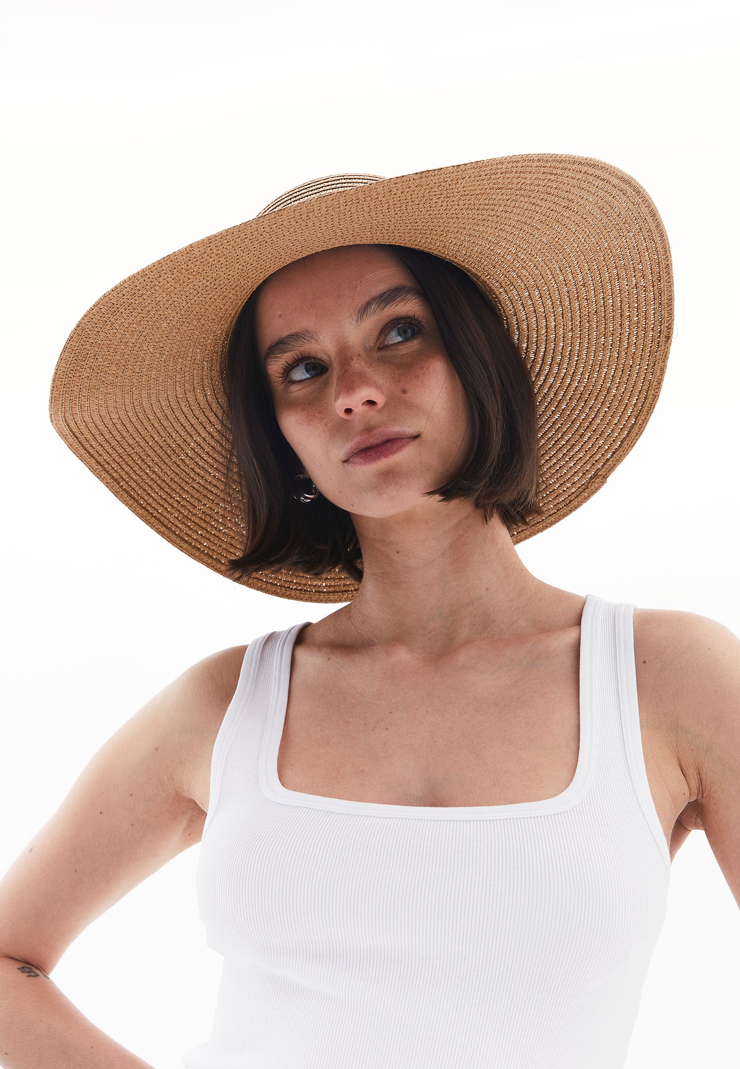 قبعة فيدورا ورقية - مصل اللبن الرائب