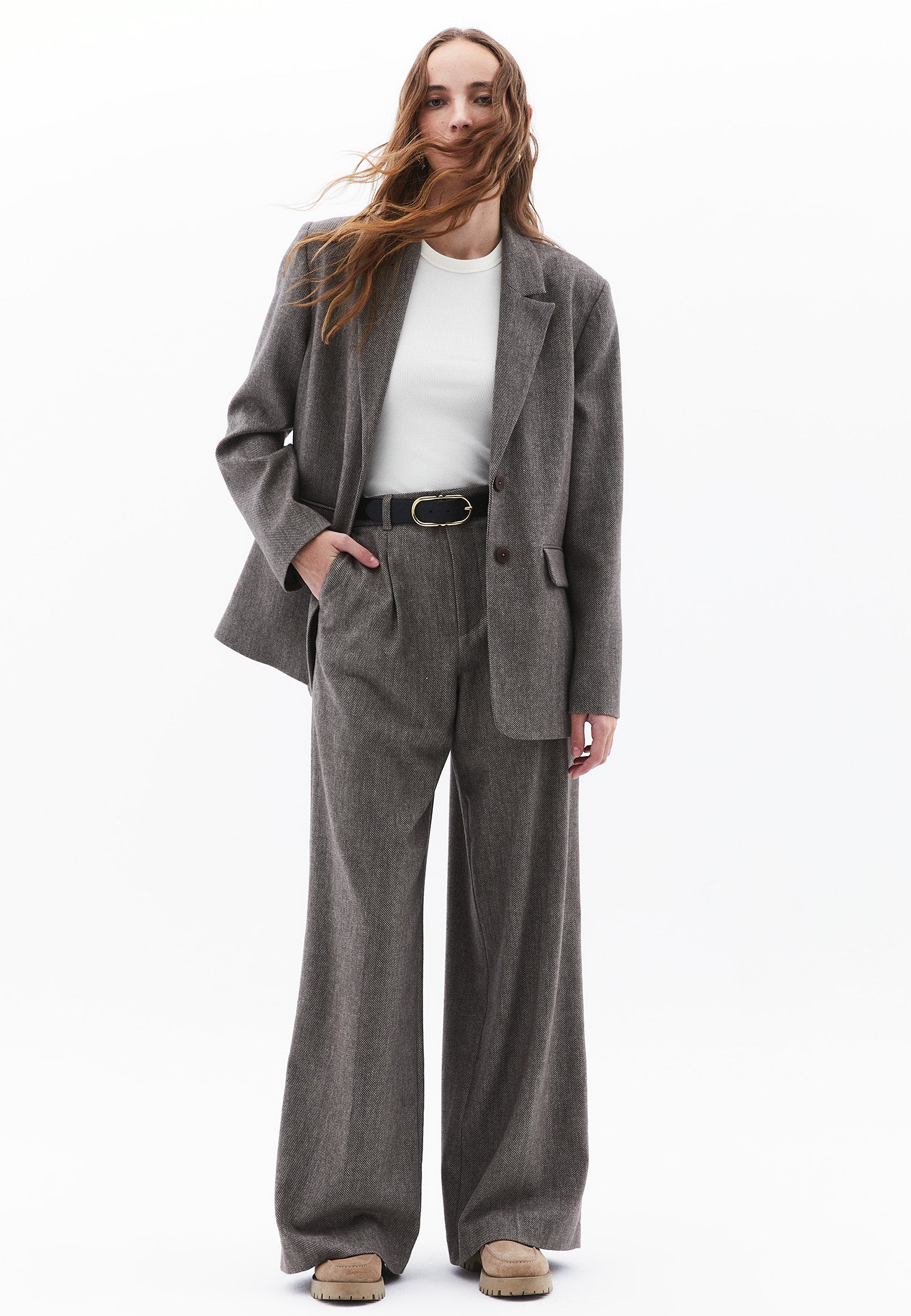 سترة بلايزر كبيرة الحجم بتفاصيل الأزرار - FALCON