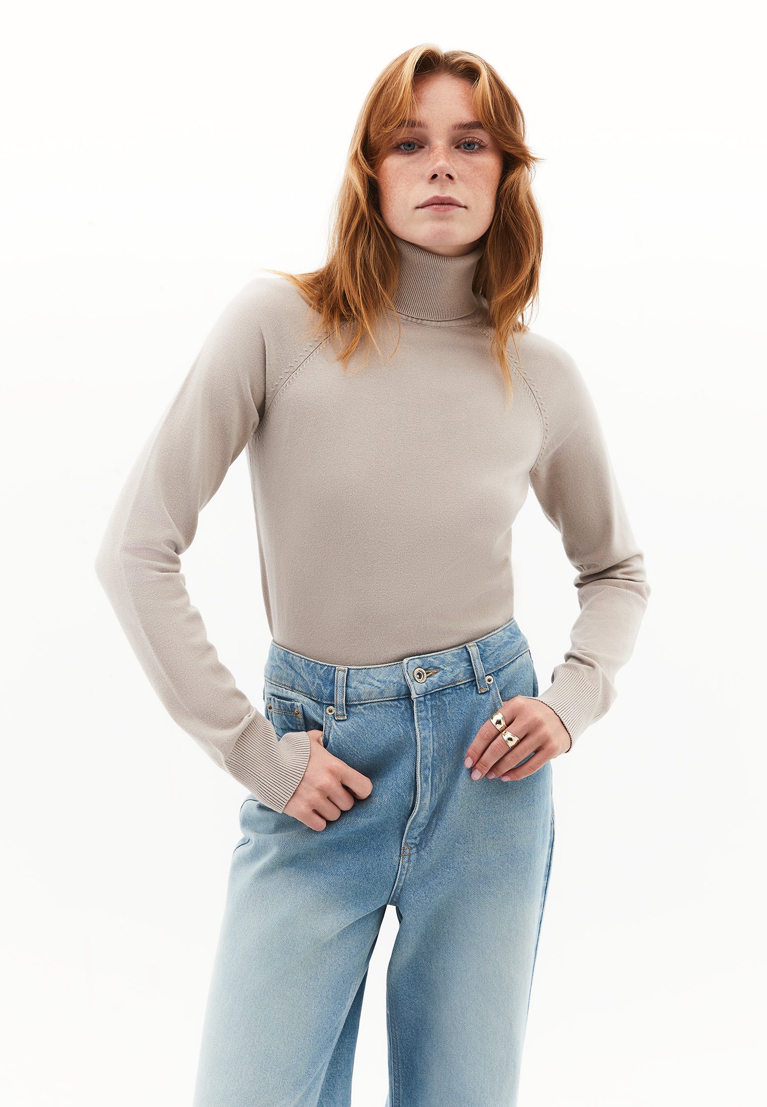 SLIM FIT TURTLENECK SWEATER - FEATHER GRAY