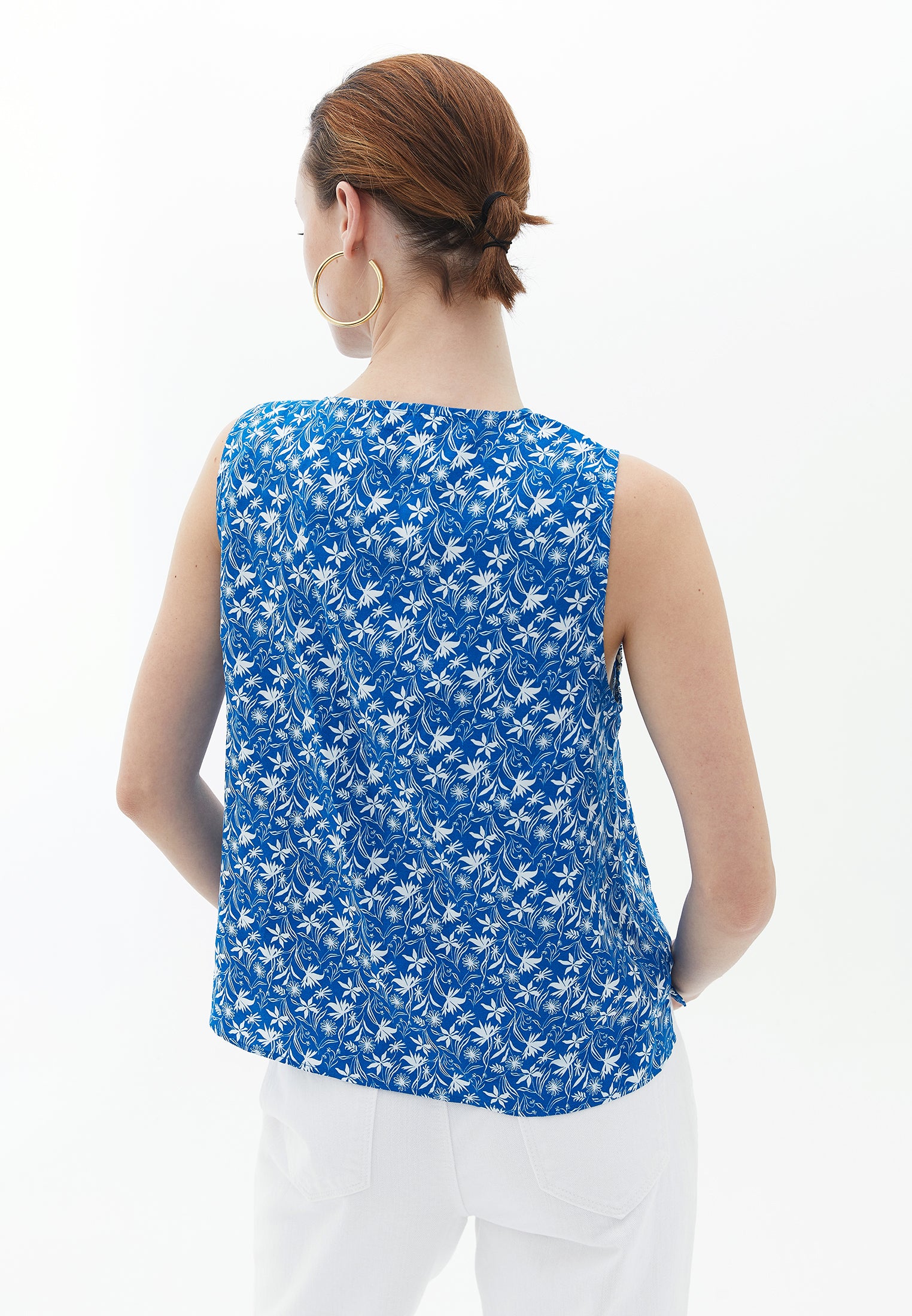 SLEEVELESS V-NECK BLOUSE - FLOWER COMB