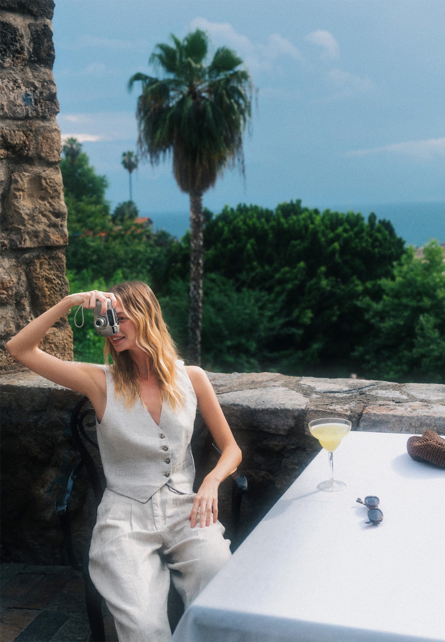 Buttoned linen vest - FRENCH OAK