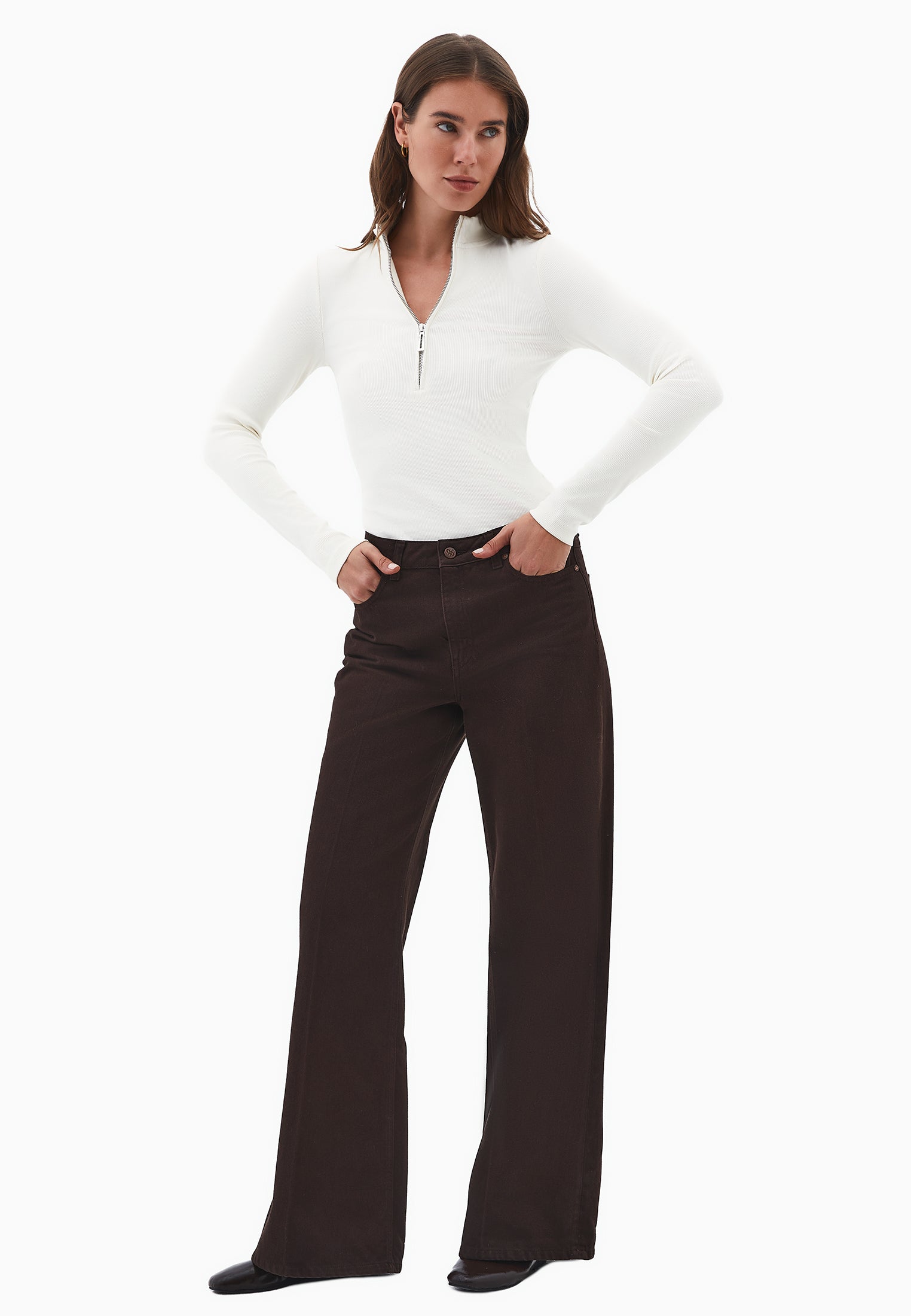 Zipper detailed high neck t-shirt - ICE MILK