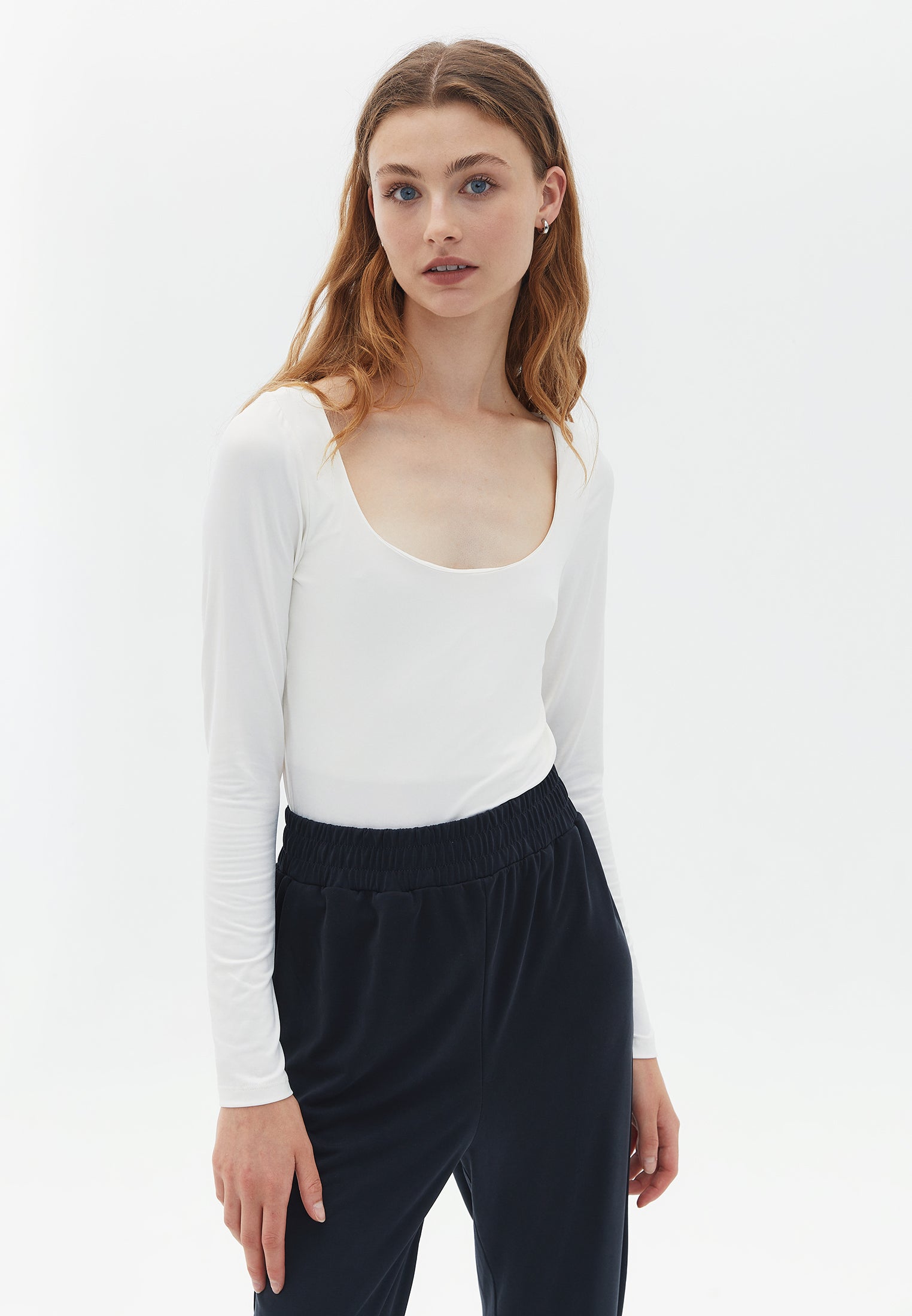 LONG SLEEVE U-NECK T-SHIRT - ICE MILK