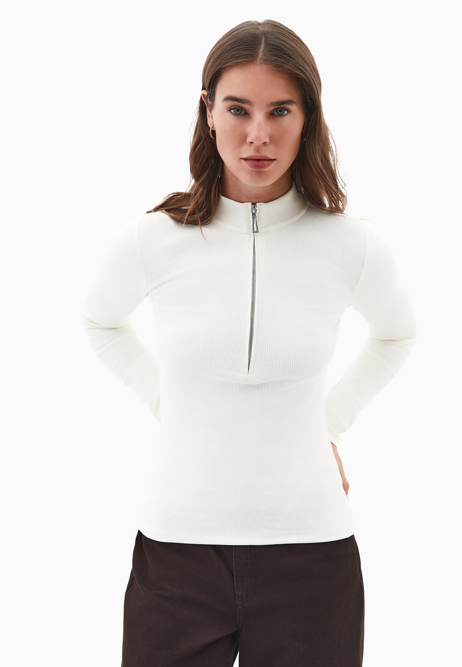 Zipper detailed high neck t-shirt - ICE MILK