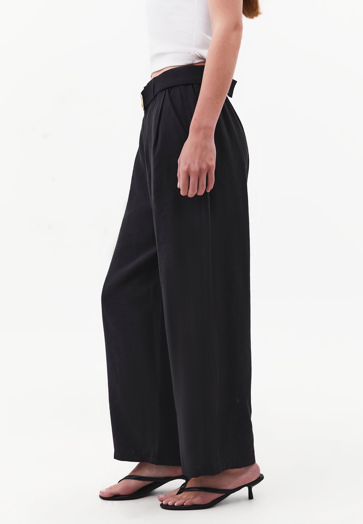 High Waist Barrel Leg Trousers with Belt Detail - JET BLACK