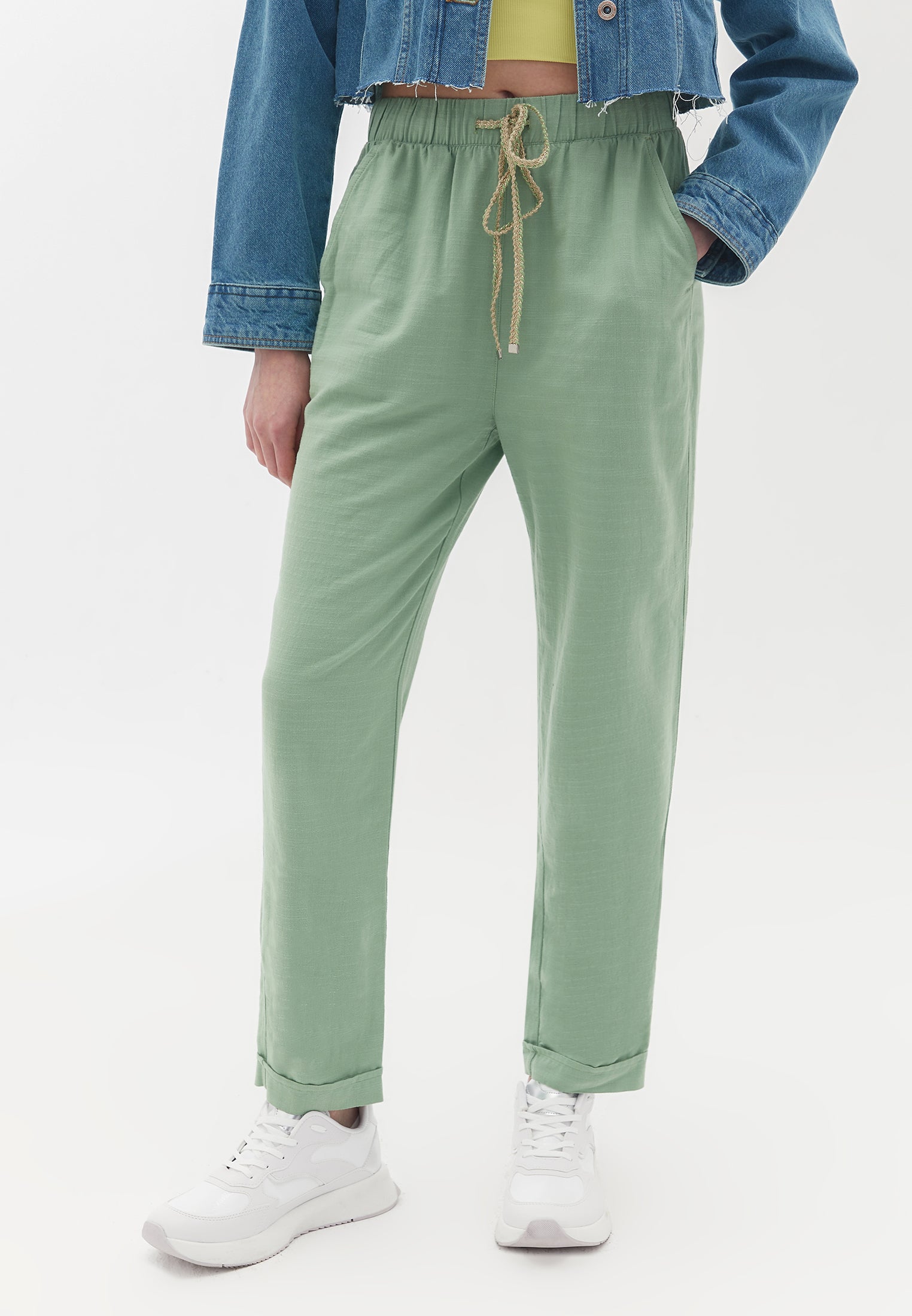 Carrot cut trousers - MISTLETOE