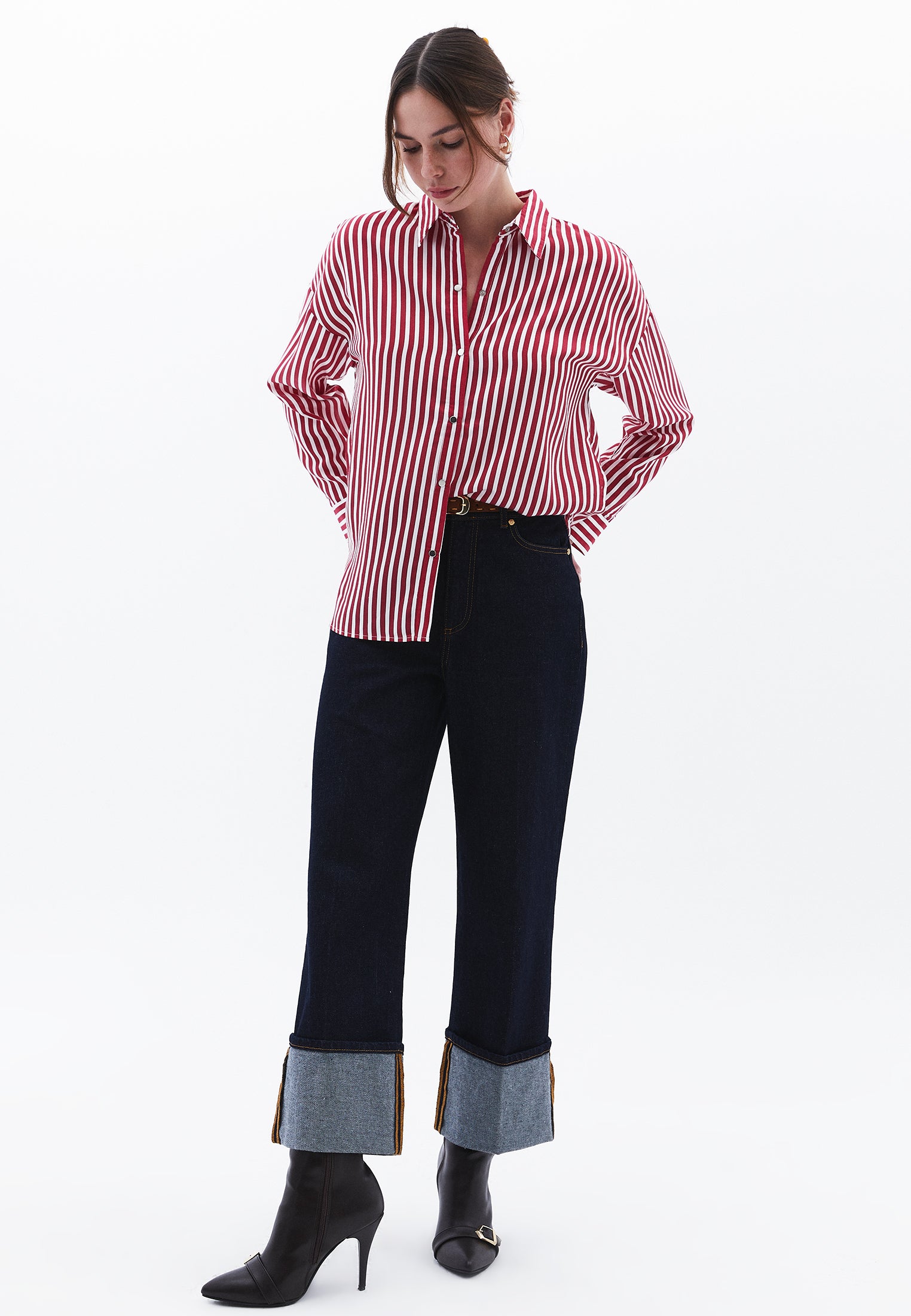 قميص مخطط من الفيسكوز - مخطط أحمر إيقاعي