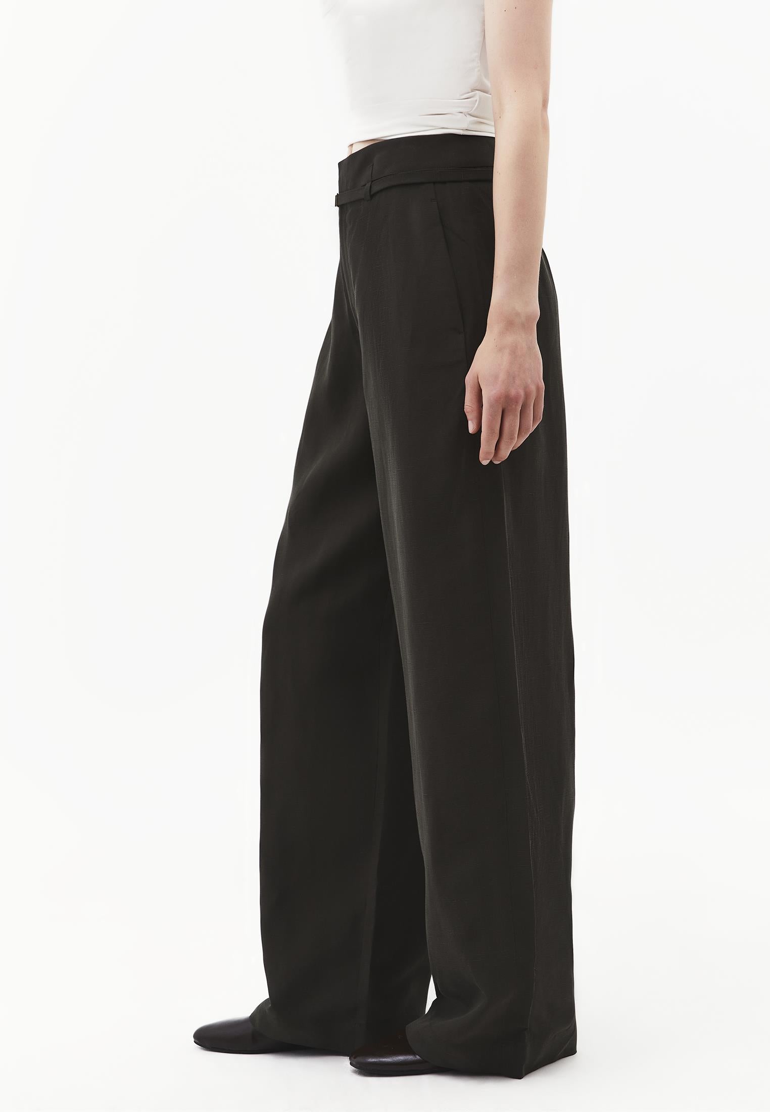 Straight Leg Pants With Belt Detail - ROSIN
