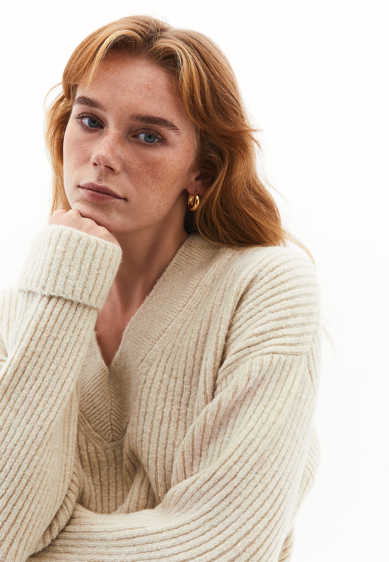 V NECK KNIT SWEATER - SILVER BIRCH