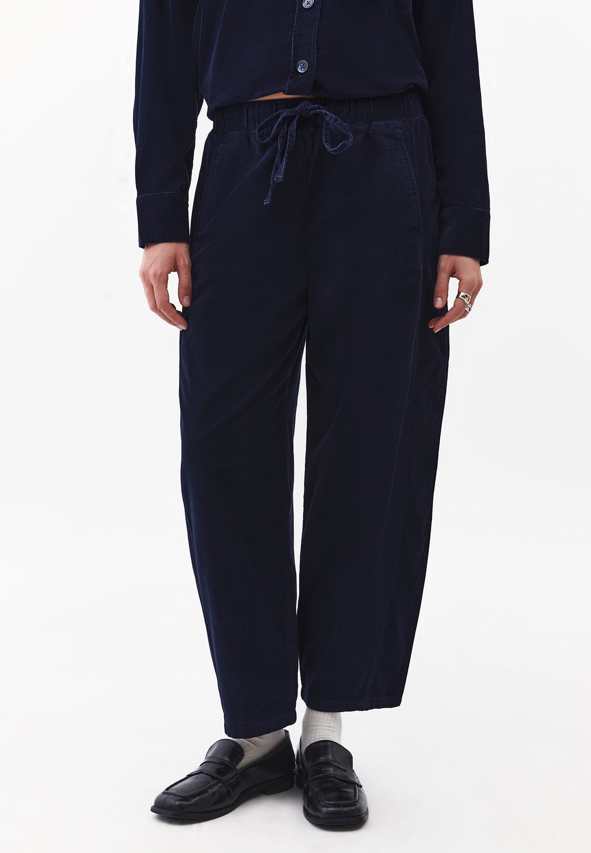 Balloon Form Cropped High Waist Pants - Navy Blue