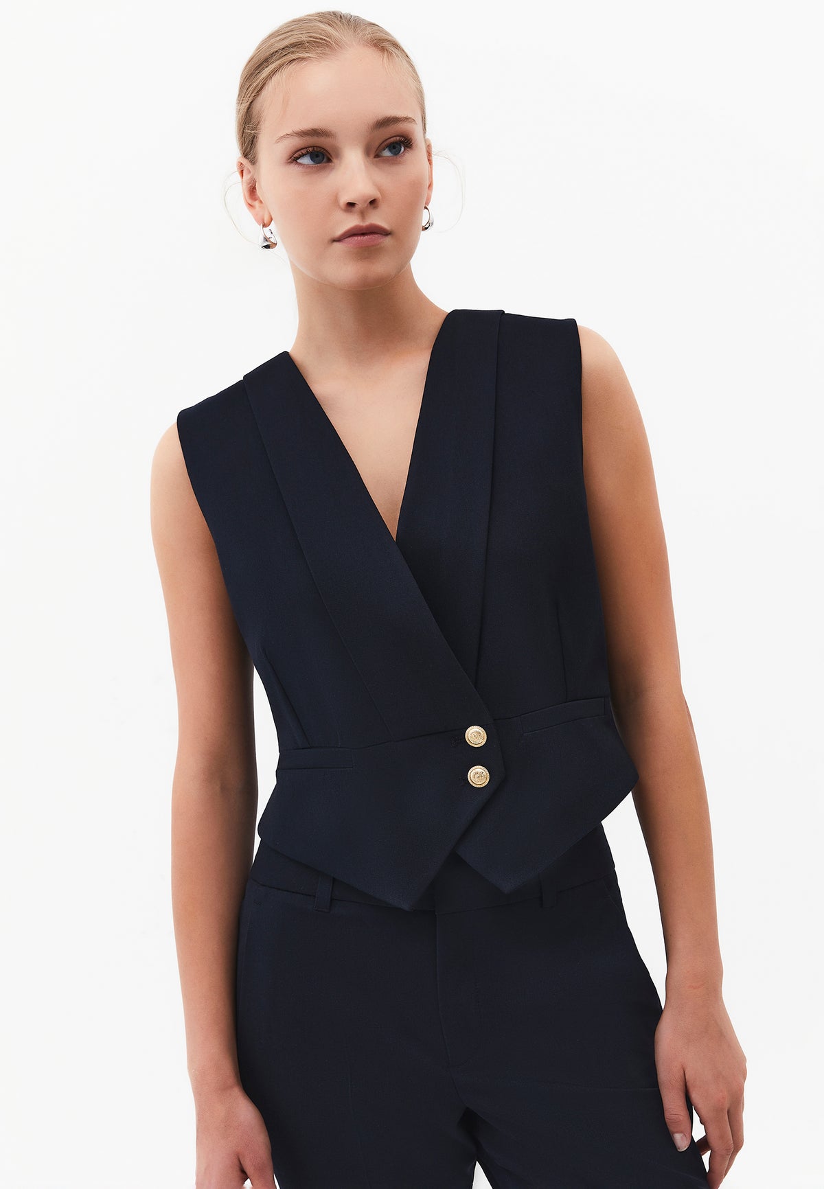 Sleeveless V-Neck Vest - SKY CAPTAIN