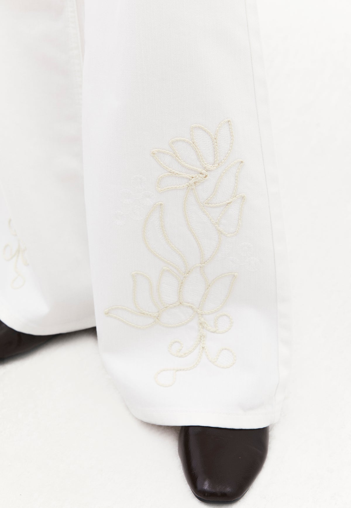 High Waist Wide Leg Embroidered Denim Pants - WHITE DENIM