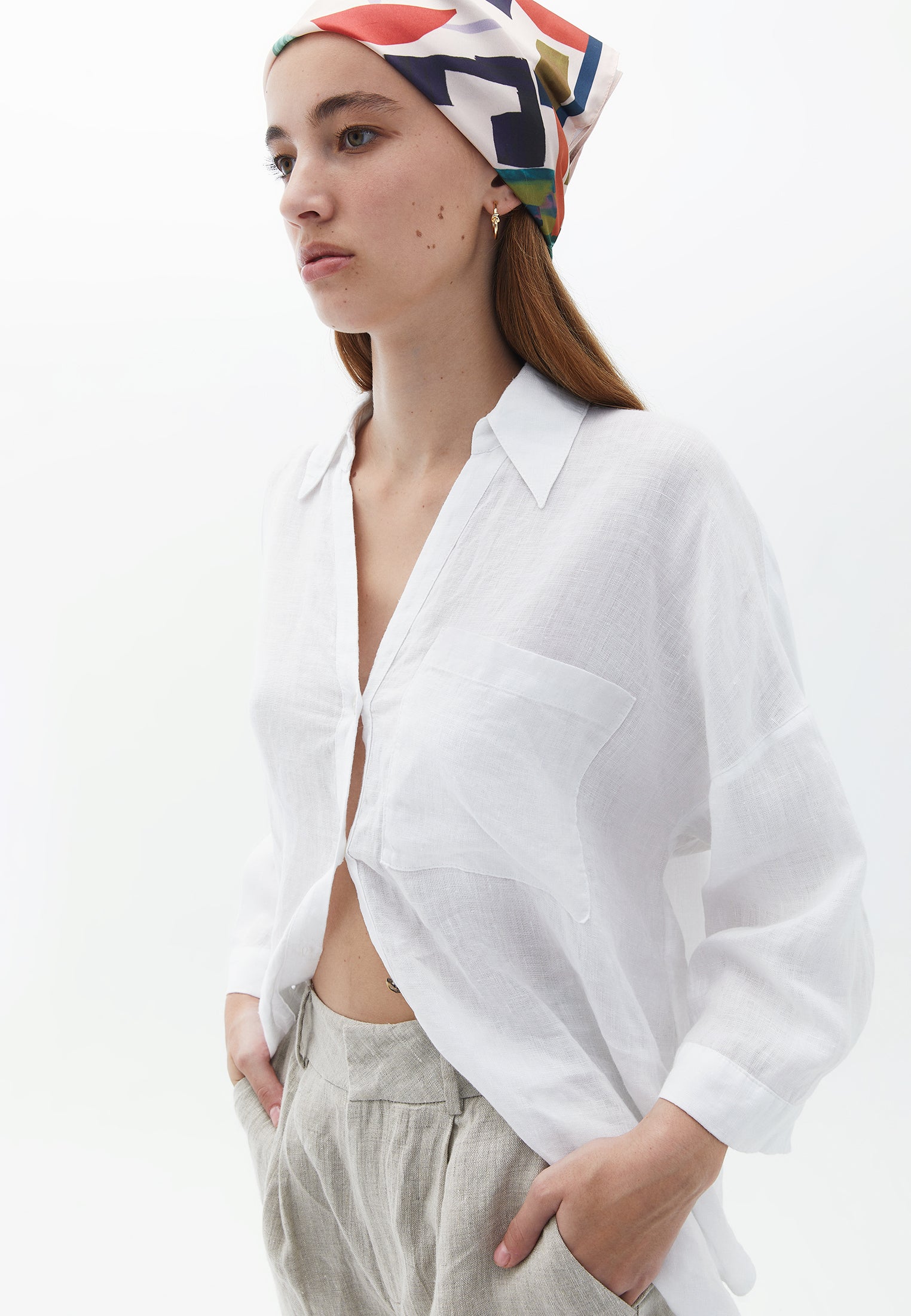 قميص كتان كبير الحجم - أبيض