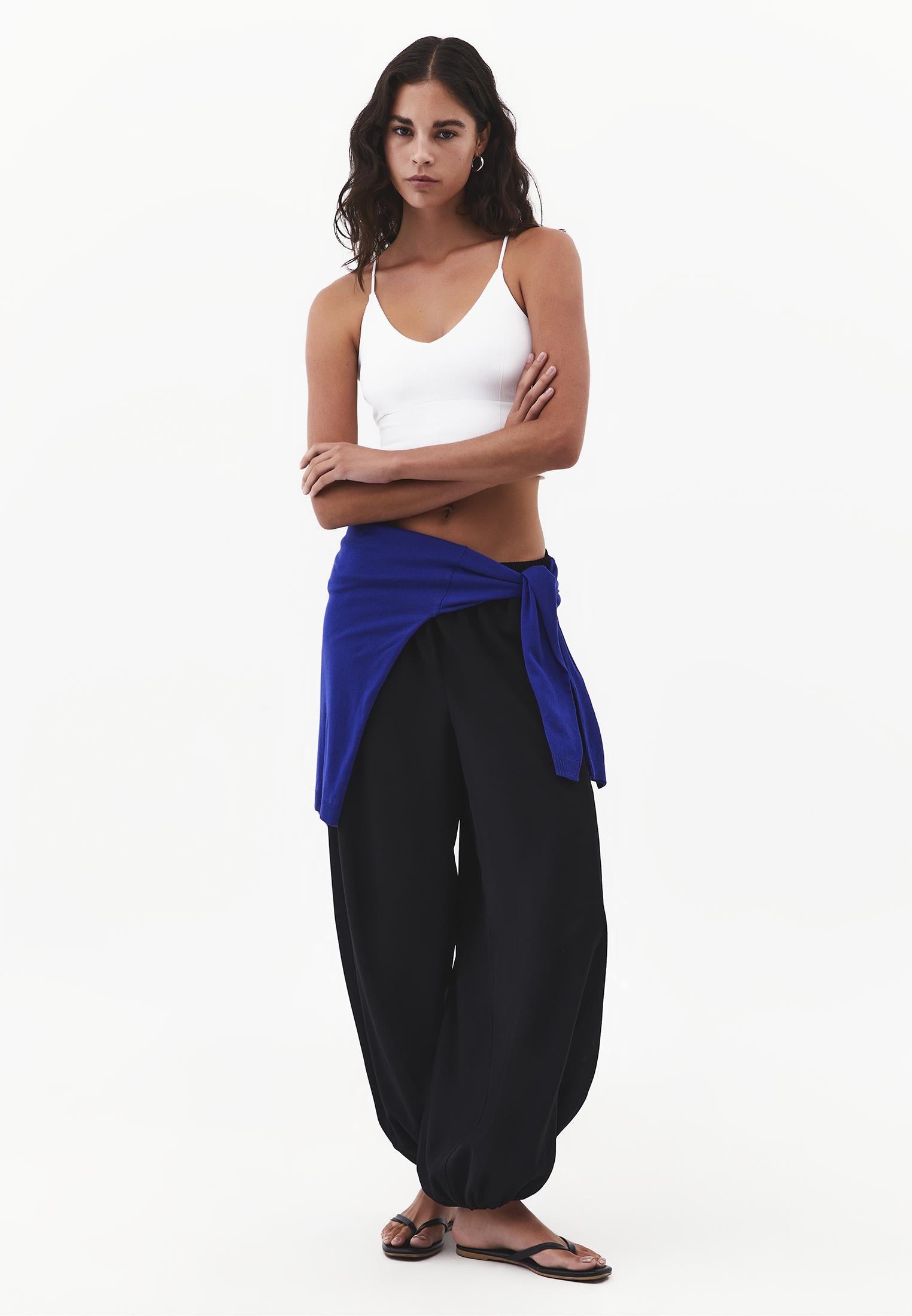 V-Neck Cropped Top - WHITE
