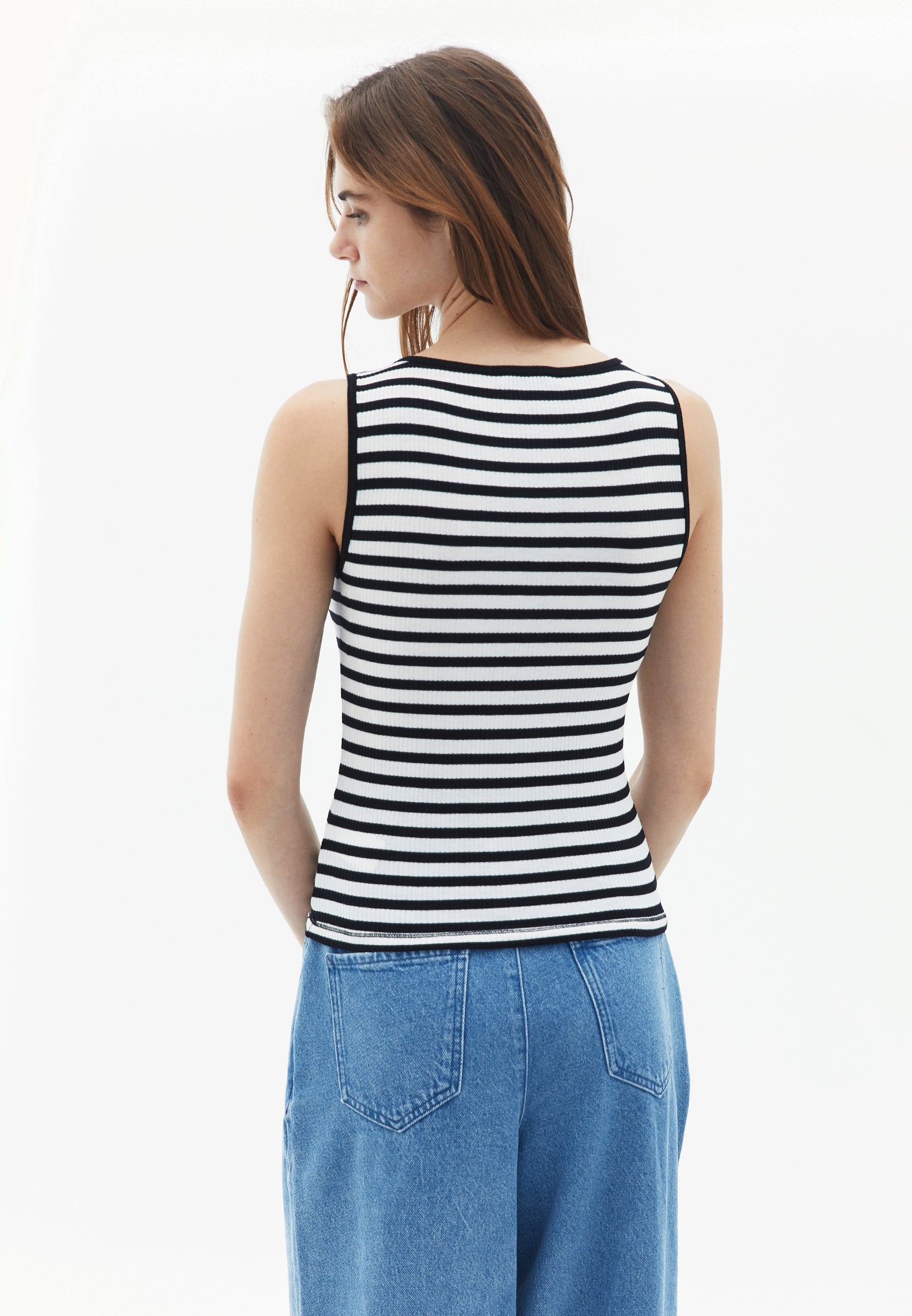 U NECK TANK TOP - BLACK/WHITE