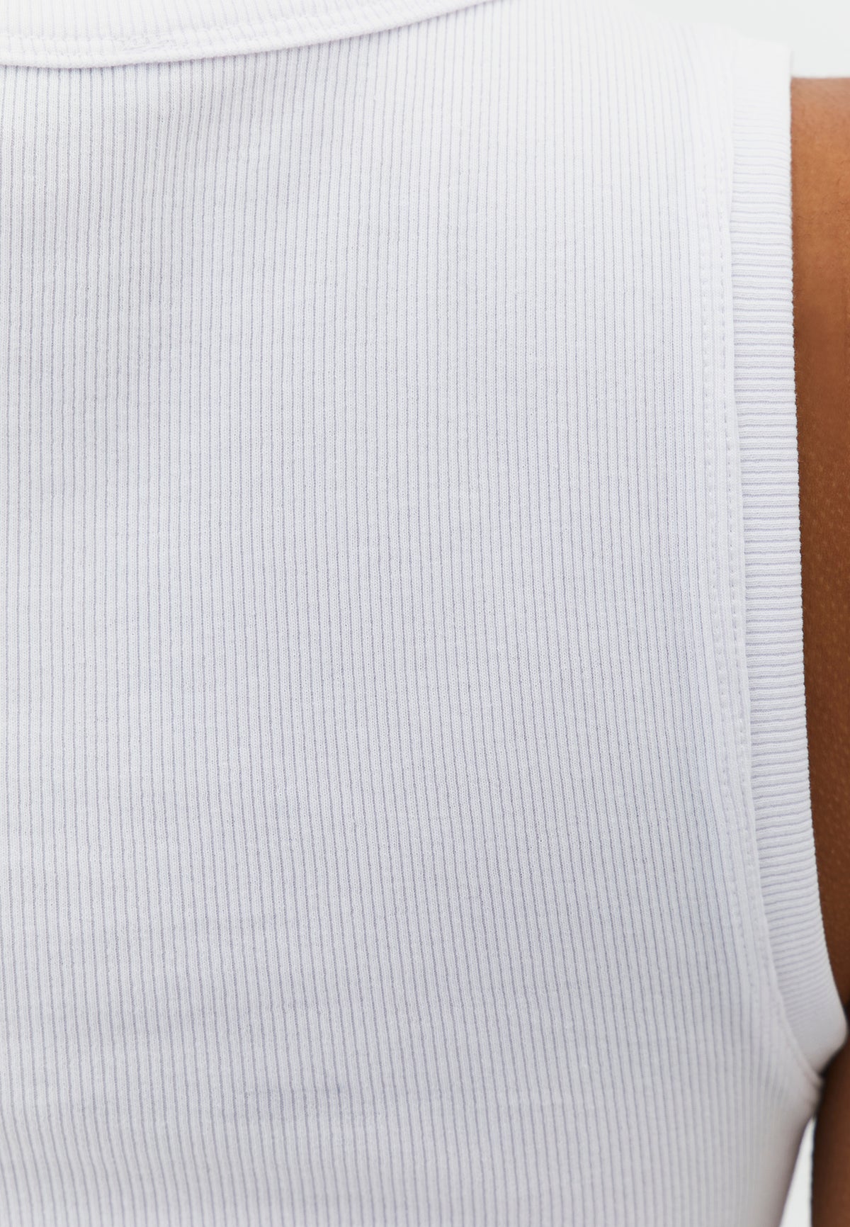 Sleeveless Crew Neck Tank Top - White