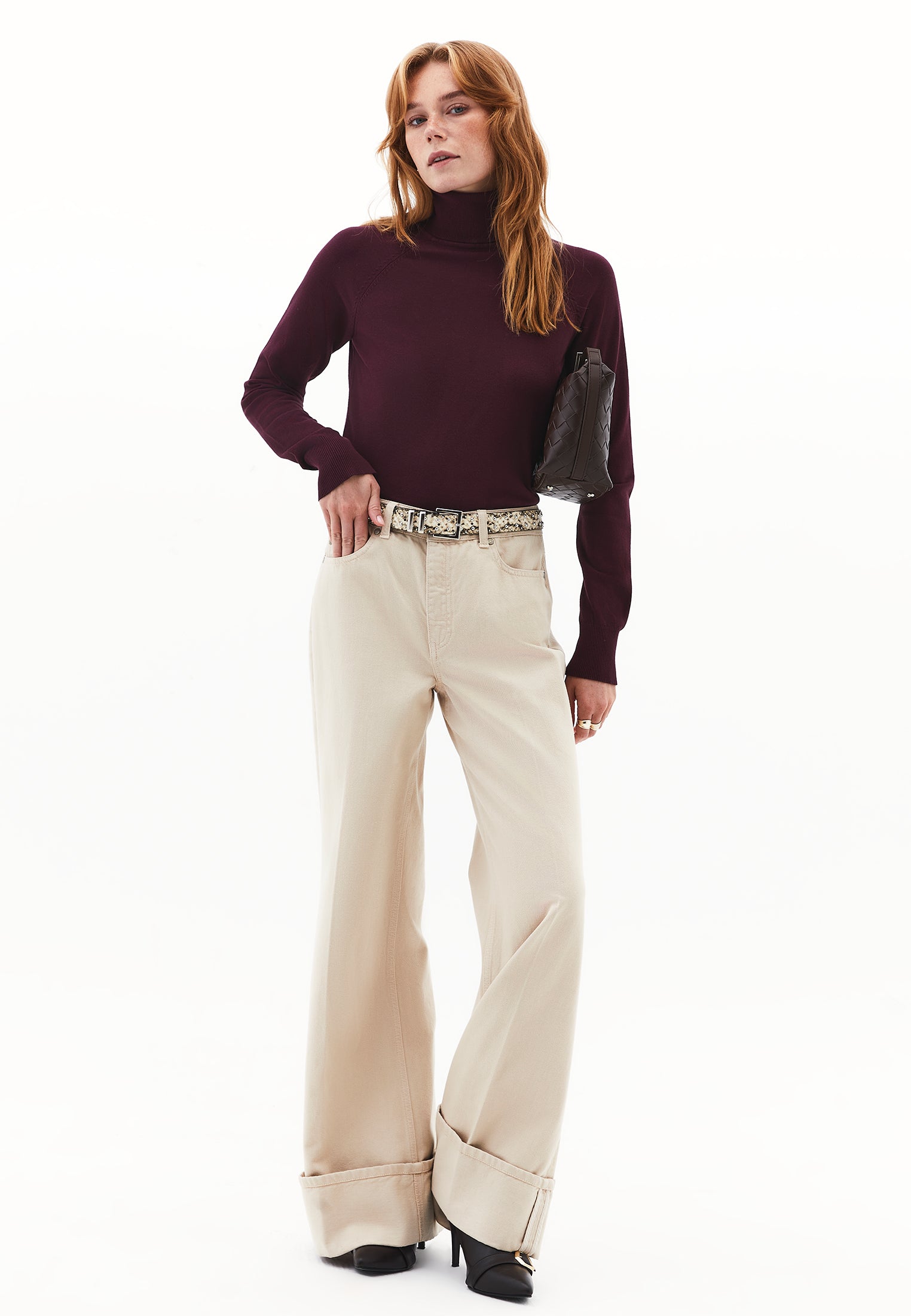 SLIM FIT TURTLENECK SWEATER - WINETASTING