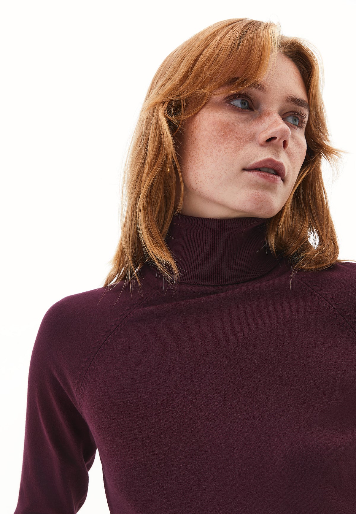 Slim Fit Turtleneck Knitwear - WINETASTING