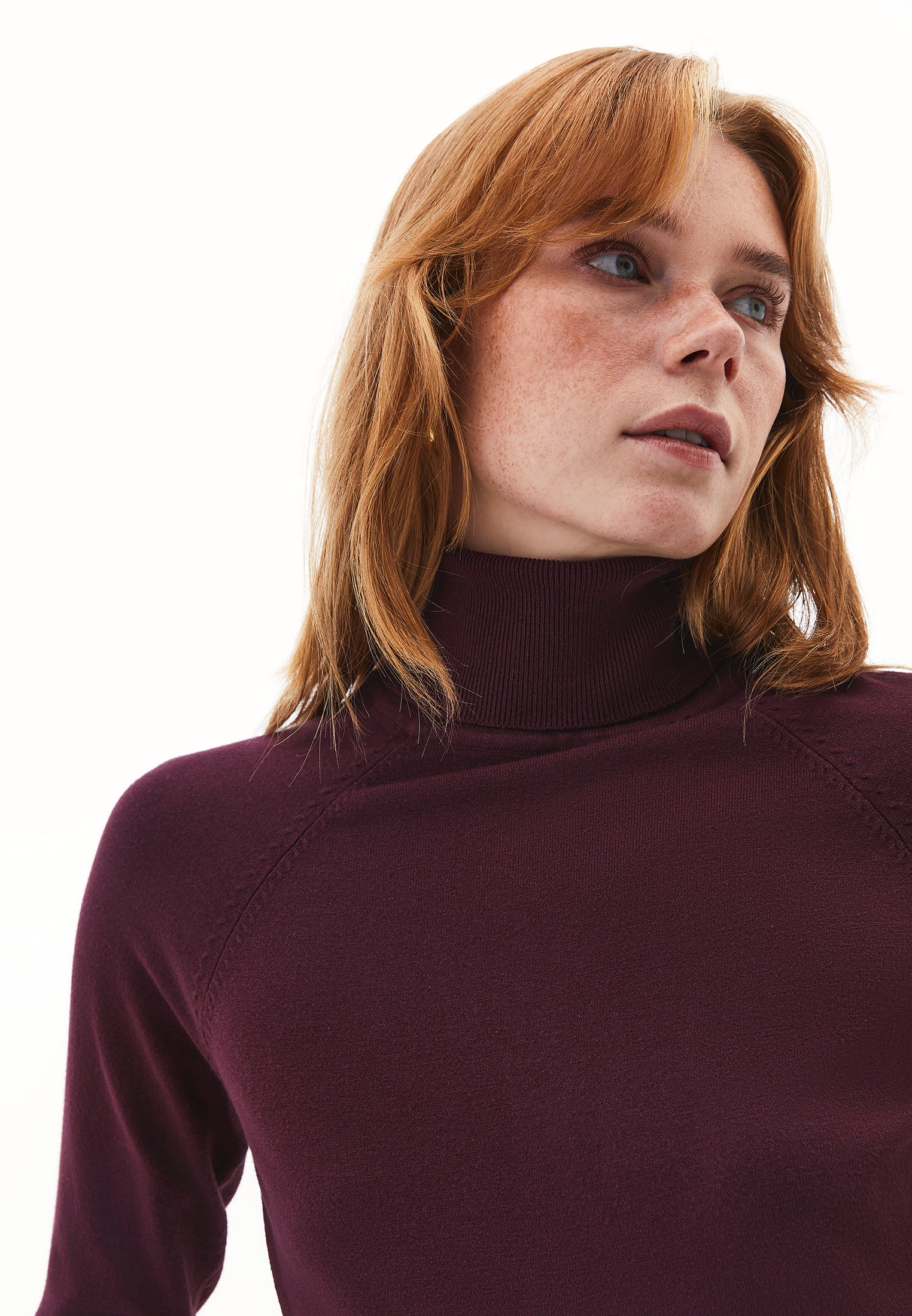 SLIM FIT TURTLENECK SWEATER - WINETASTING