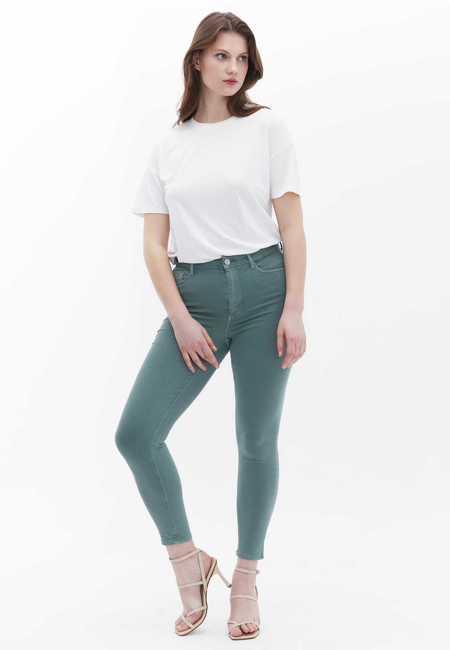 Curvy Skinny Denim Pants - ANTIK LAUREL WREATH