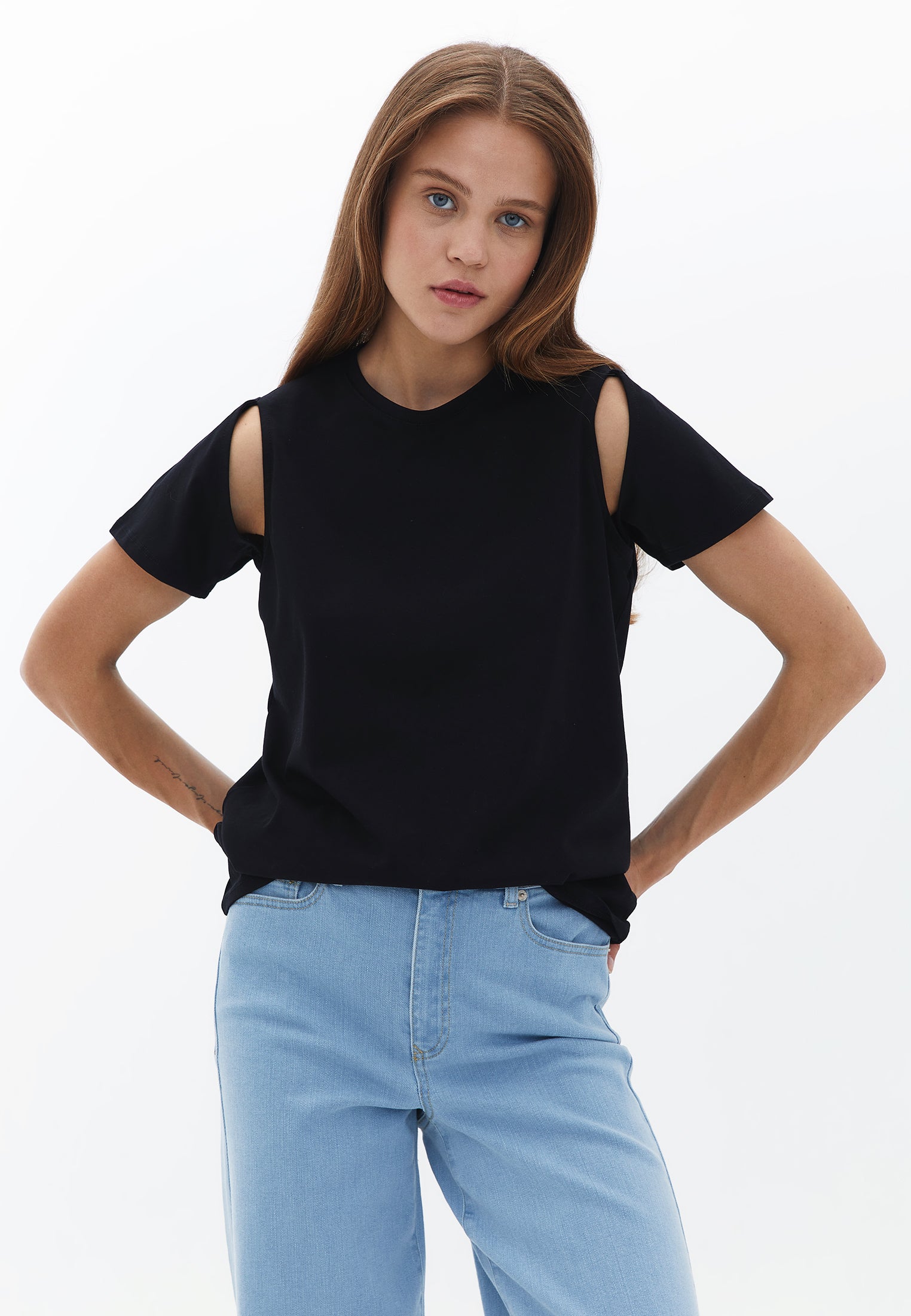 Oversize Tshirt with Cut-out Detail - BLACK