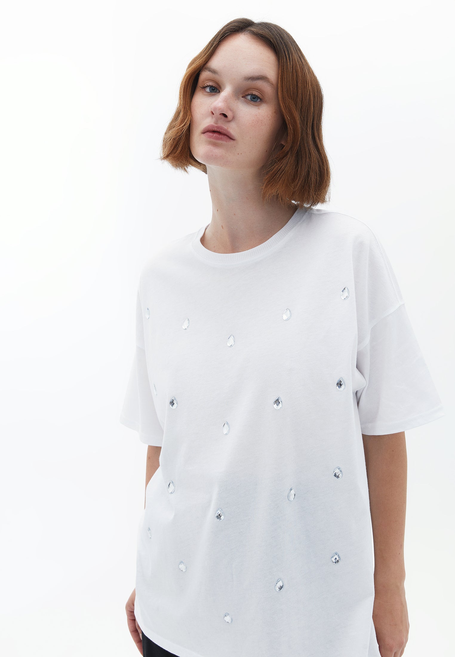 Oversize Tshirt with Gemstones - WHITE