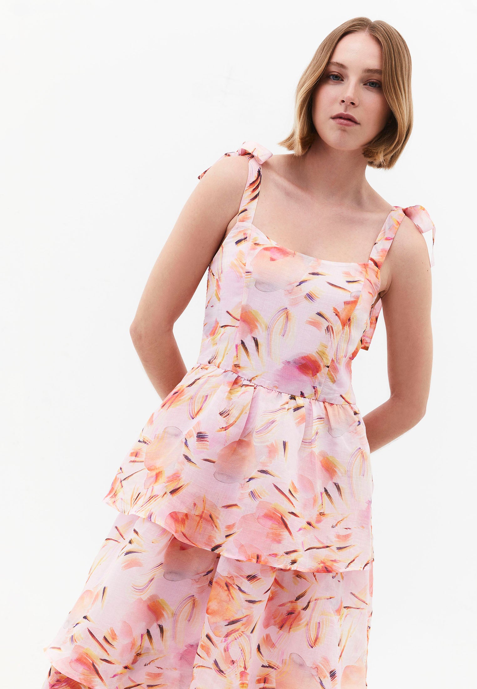 Long Closed Dress With Wide Collar And Shirring - ABSTRACT COMB