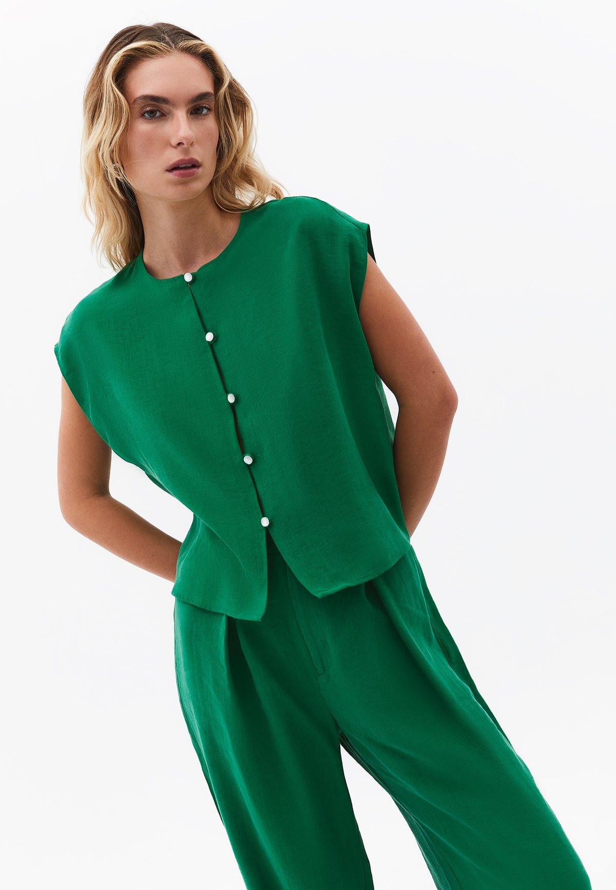 Loose Blouse With Boat Neck And Button Details - Green