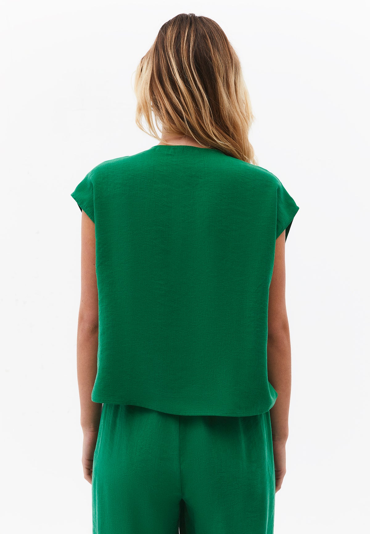 Loose Blouse With Boat Neck And Button Details - Green