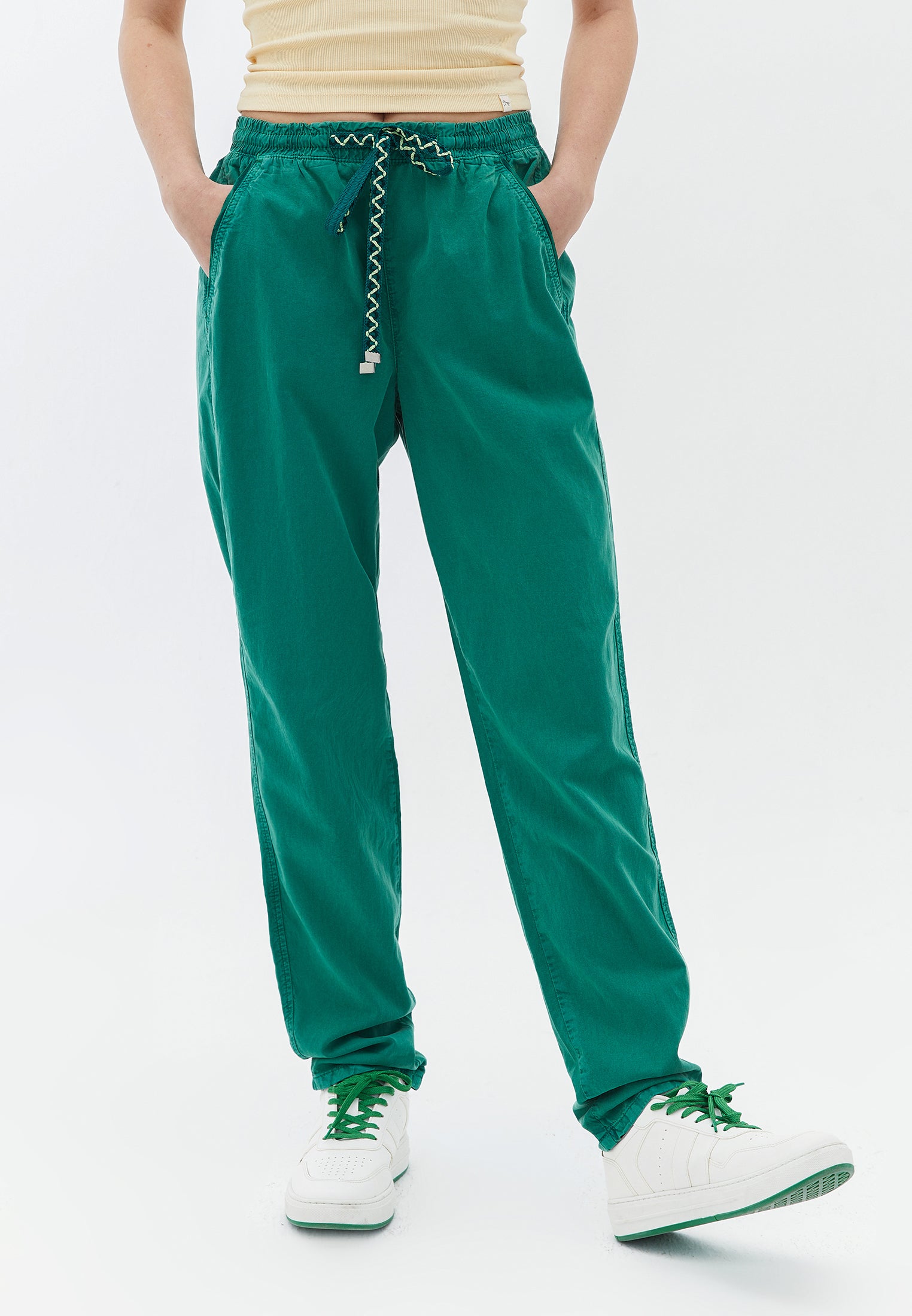 CARROT CUT TROUSERS WITH POCKETS - ANTIK PINE GREEN