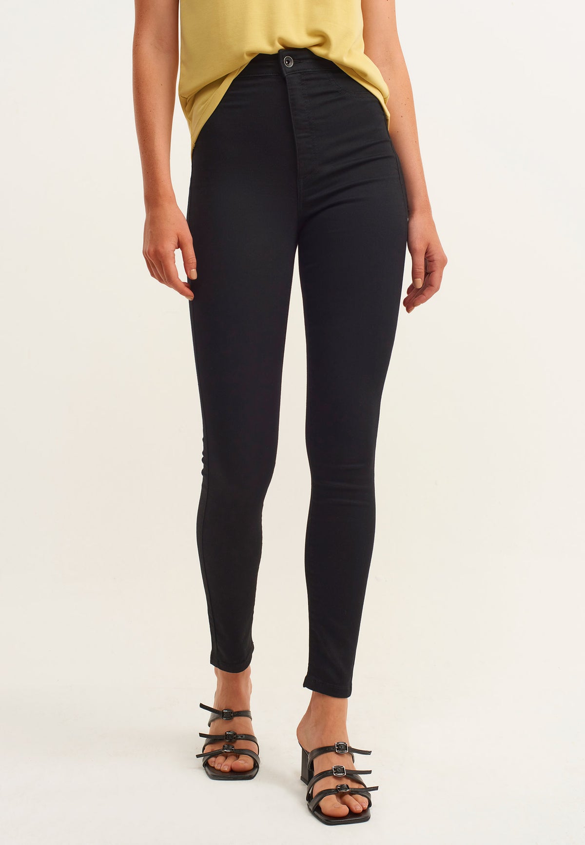Stretchy Jean Leggings With Pockets - Black