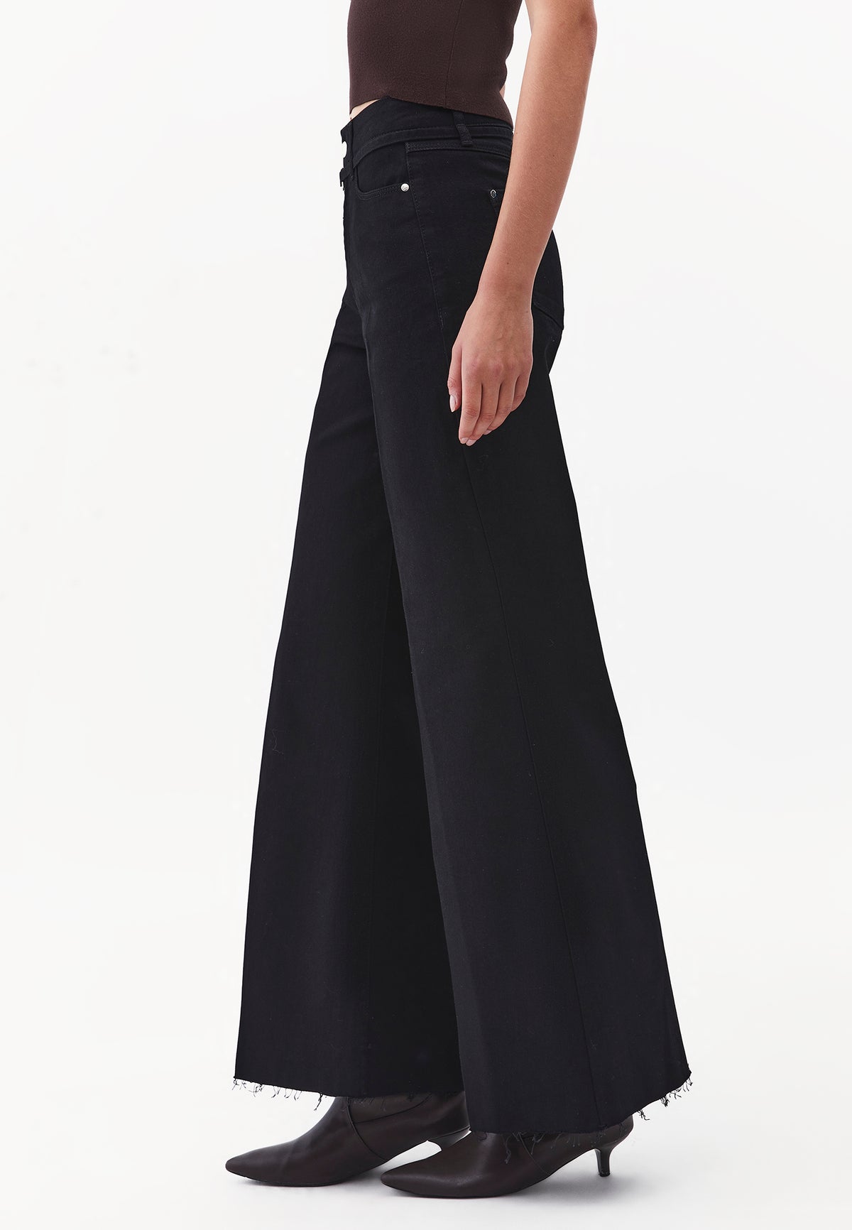 Wide Leg Belted Trousers - Black