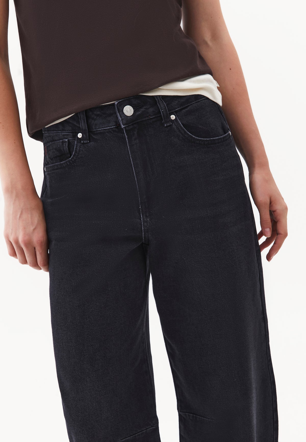 Barrel Leg Denim Pants with Cut Details - Black