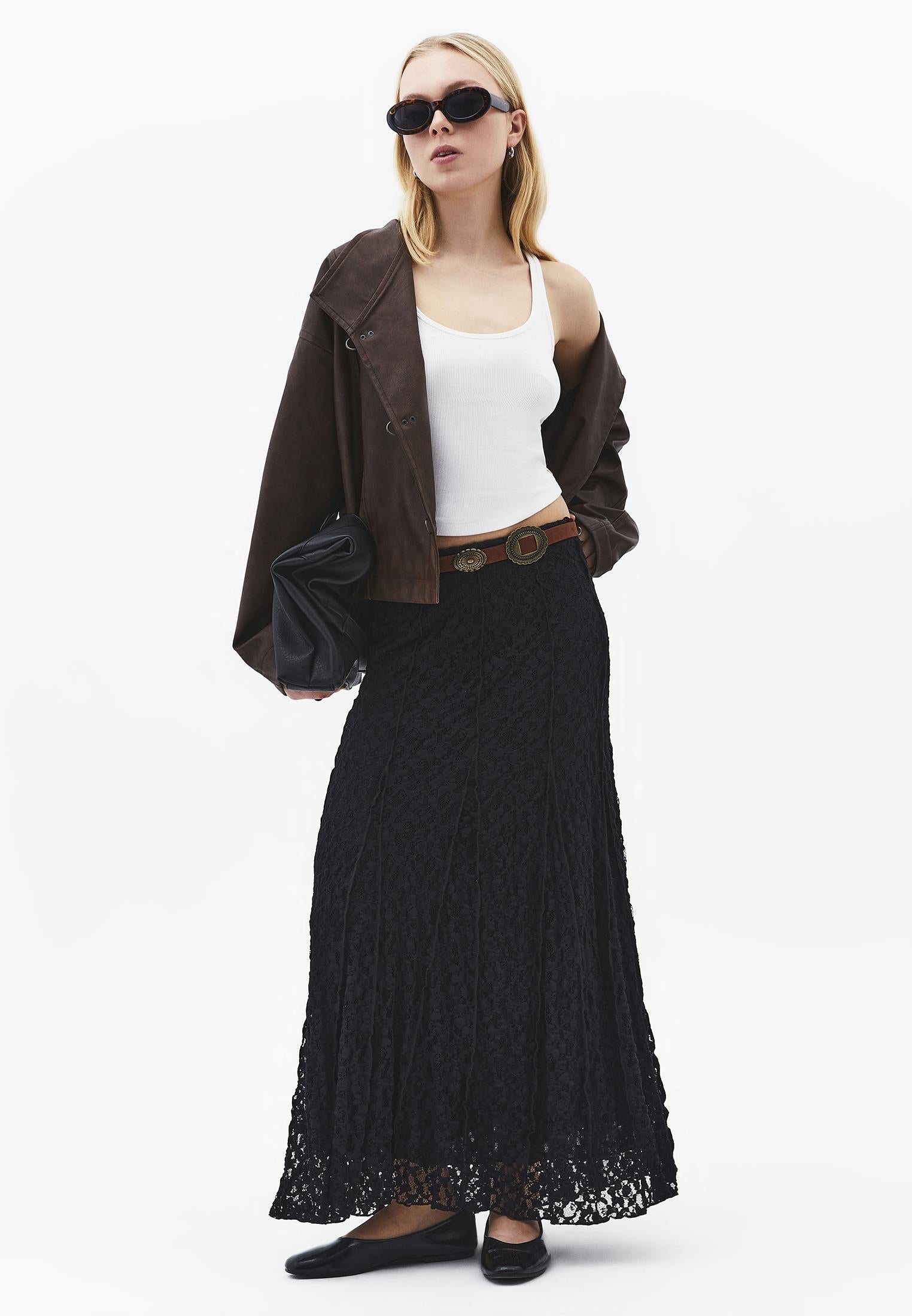جيبة طويلة واسعة بخصر مرتفع - أسود